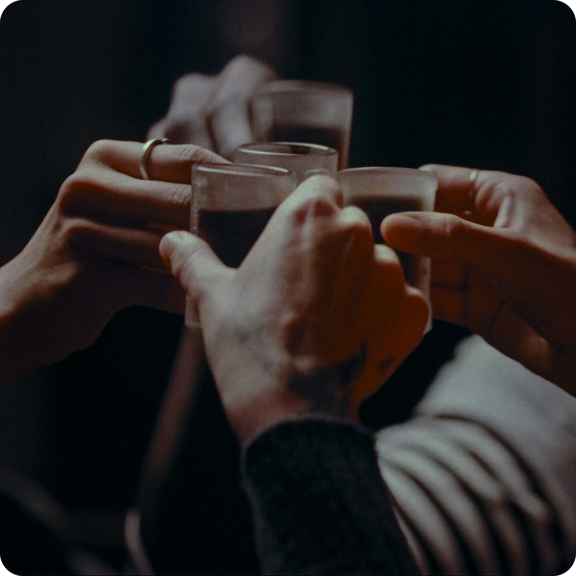 Jägermeister Shot Machine 2.0 – Kräuterlikör bei -18°C zapfen – Meisterhafte Shots servieren – Die Zapfmaschine mit Kühlung passt auf Flaschengrößen 0,35l - 0,5l - 0,7l - 1l – 22,0 x 39,5 x 40,7 cm | Die Zapfmaschine mit Kühlung passt auf Flaschengrößen 0