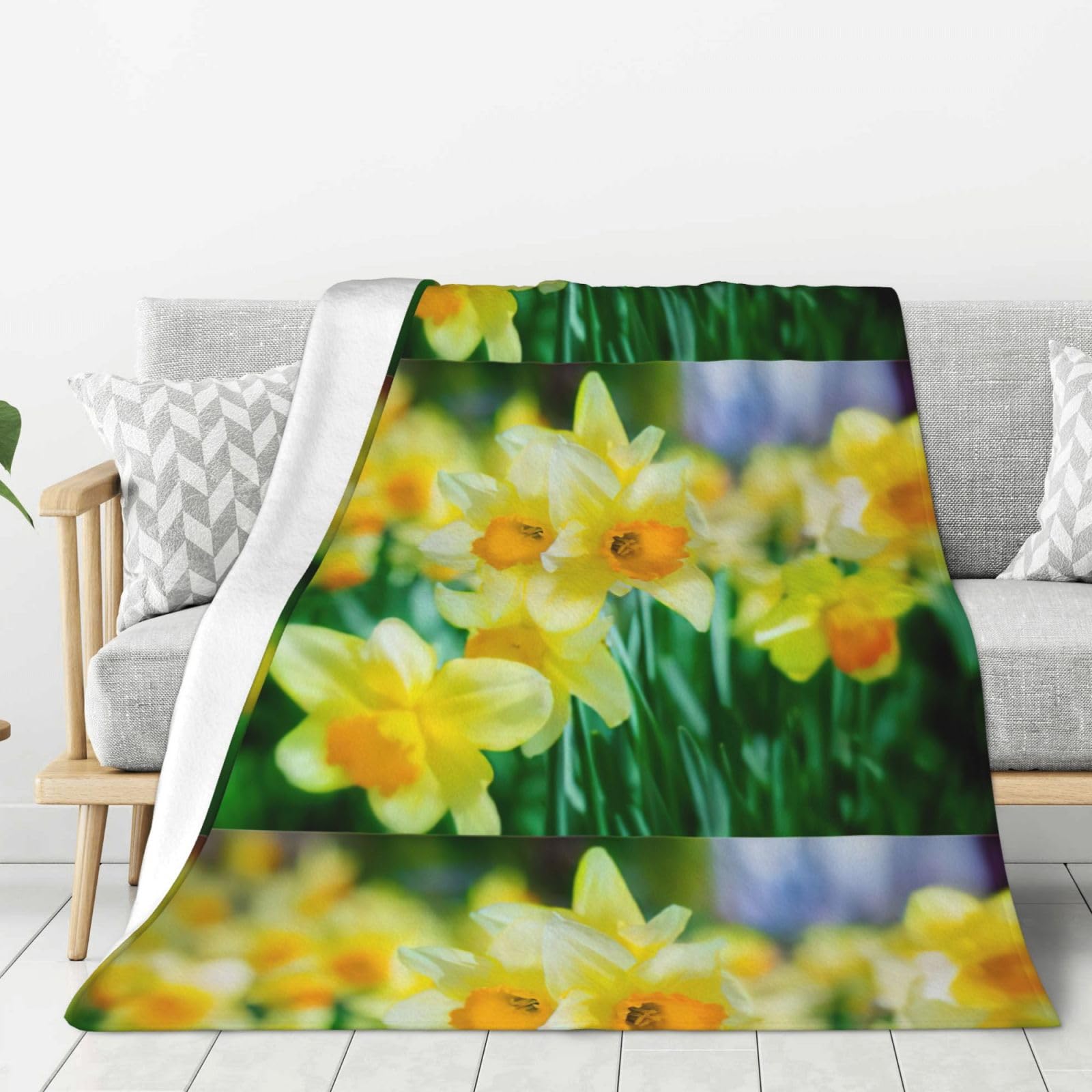 Grande couverture fleurie en jonquille au toucher soyeux
