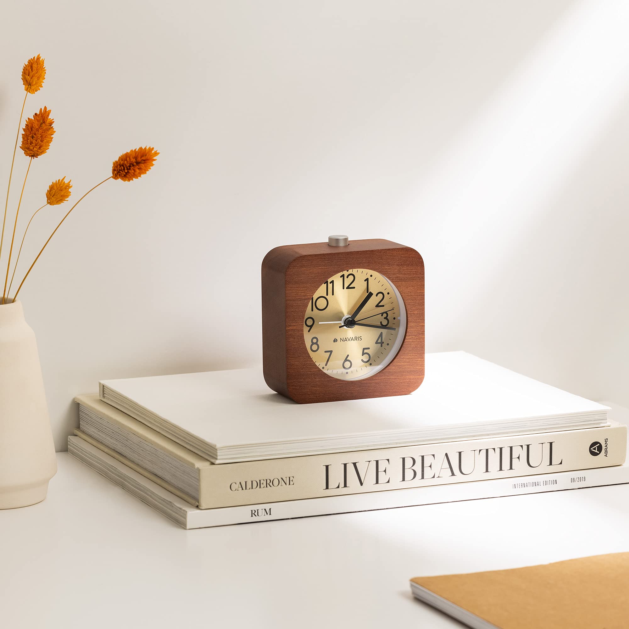 Orologio Da Tavolo Legno Navaris - Analogico 11x11cm, Batteria AA, Design Naturale, Silenzioso - Foto 8