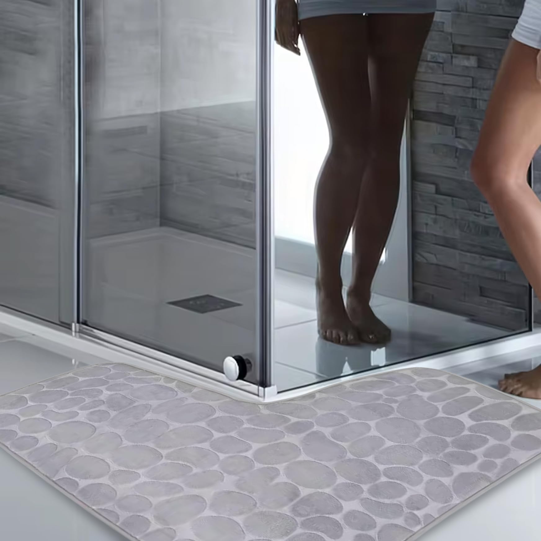 Tapis douche incurvé absorbant pour sécuriser le sol de salle de bain