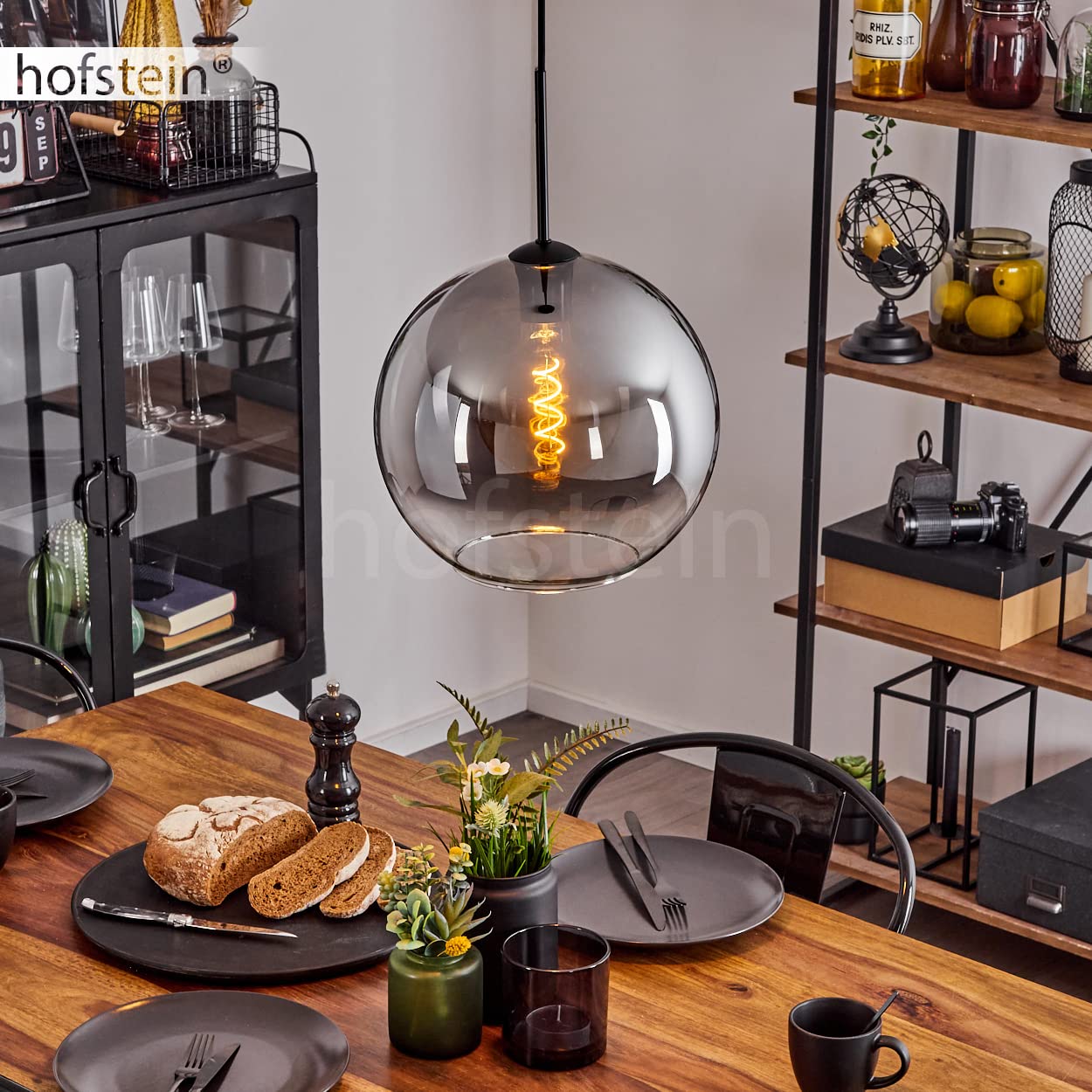 HOFSTEIN Hängeleuchte Koyoto, 1-flammige Hängelampe aus Metall/Glas in Schwarz/Rauchfarben/Klar, moderne Pendelleuchte im Retro/Vintage-Design, Ø 30 cm, E27, Esszimmer, Küche, Wohnzimmer