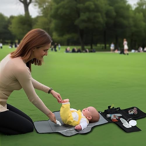 Miniatura 5 de Cambiador de pañales portátil para bebé, bolsa de viaje organizada inteligente con dispensador de toallitas y dispensador de bolsas de residuos.