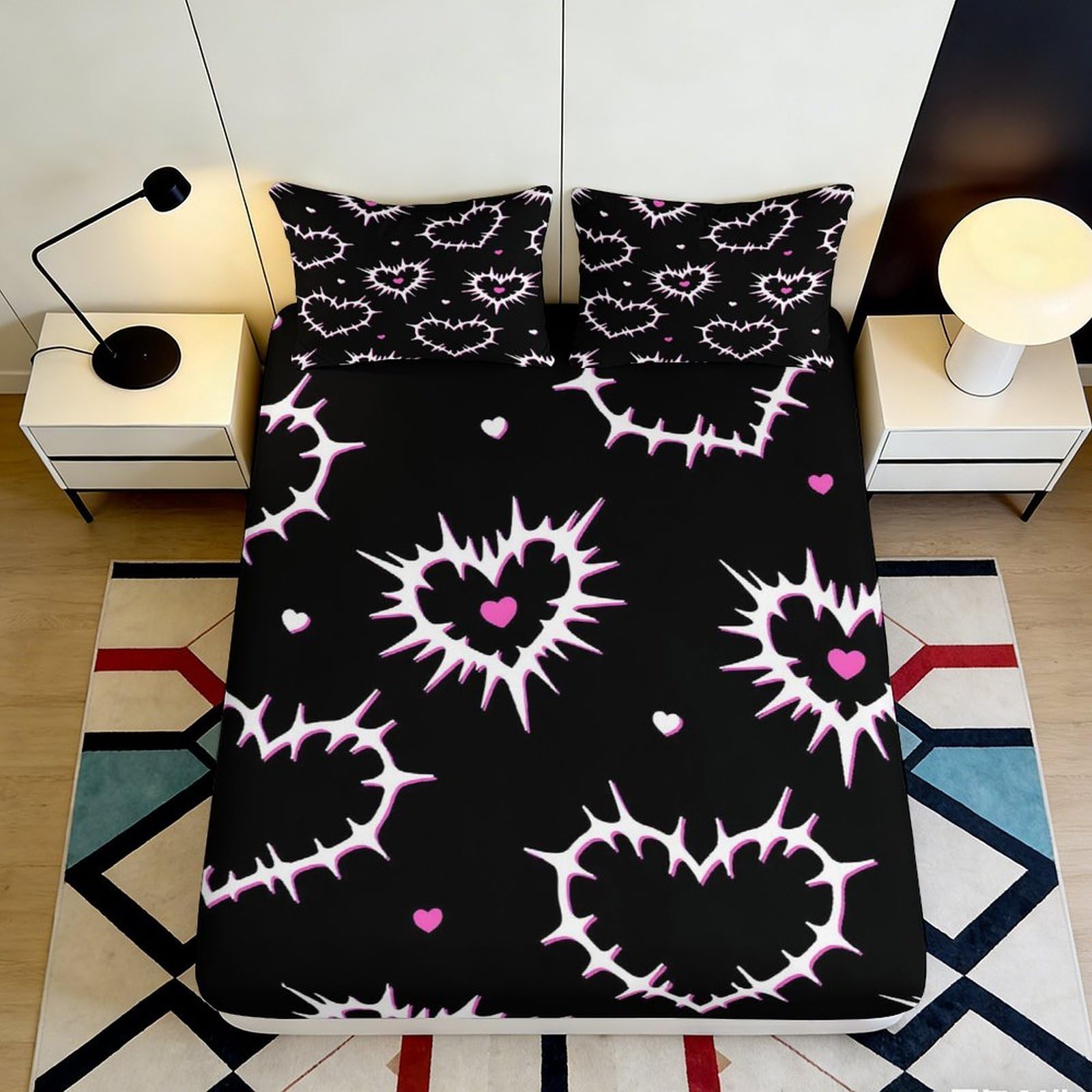 3D Printed Black Heart Pattern Fitted Sheet Microfiber Soft Breathable Spiked Hearts Bed Cover for Bedroom Dormitory Guest Room Mattress Protection 140x200x25cm