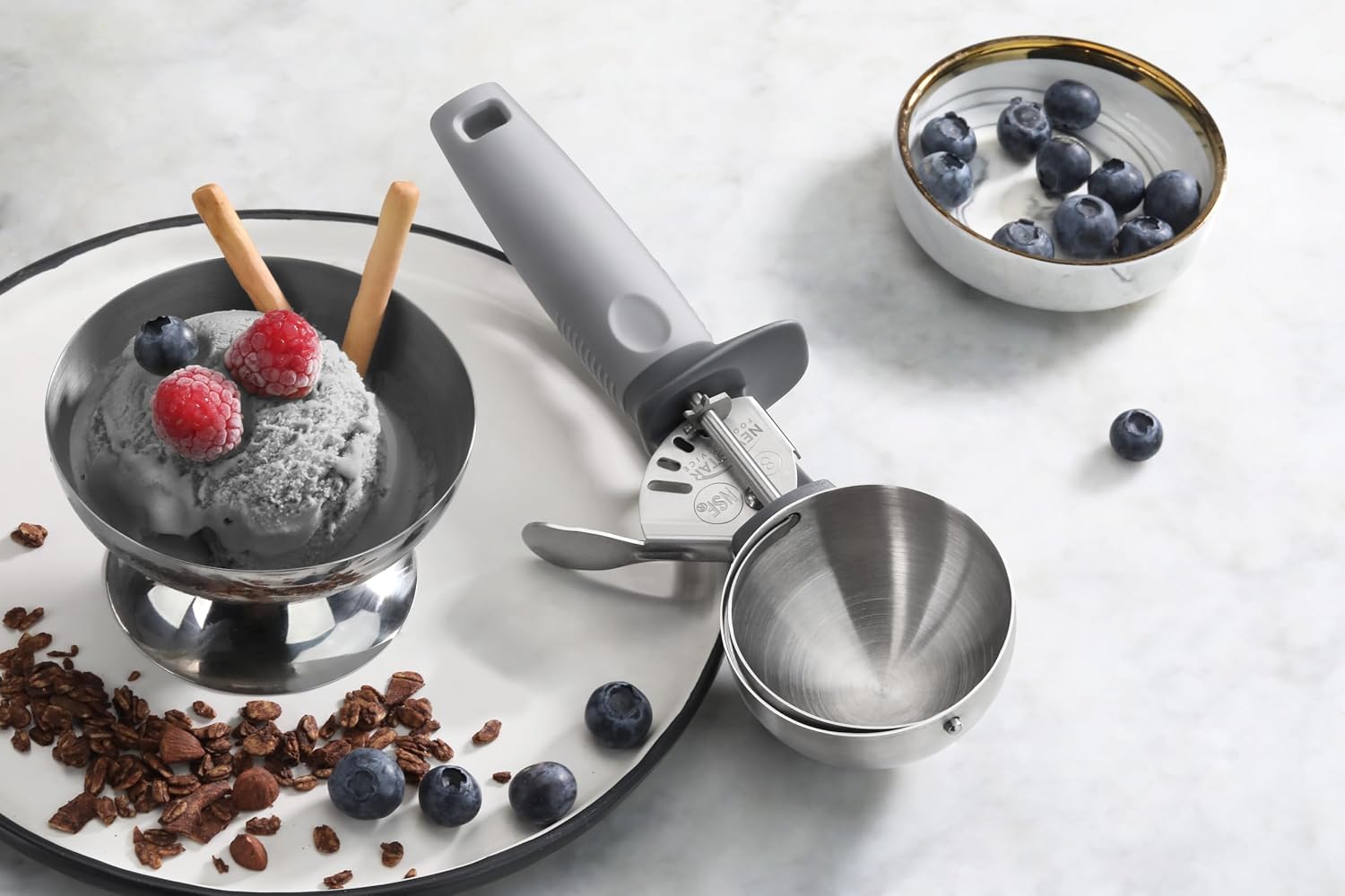 New Star Foodservice Commercial-Grade Thumb Press Food Disher/Ice Cream Scoop, 18-8 Stainless Steel, NSF Certified