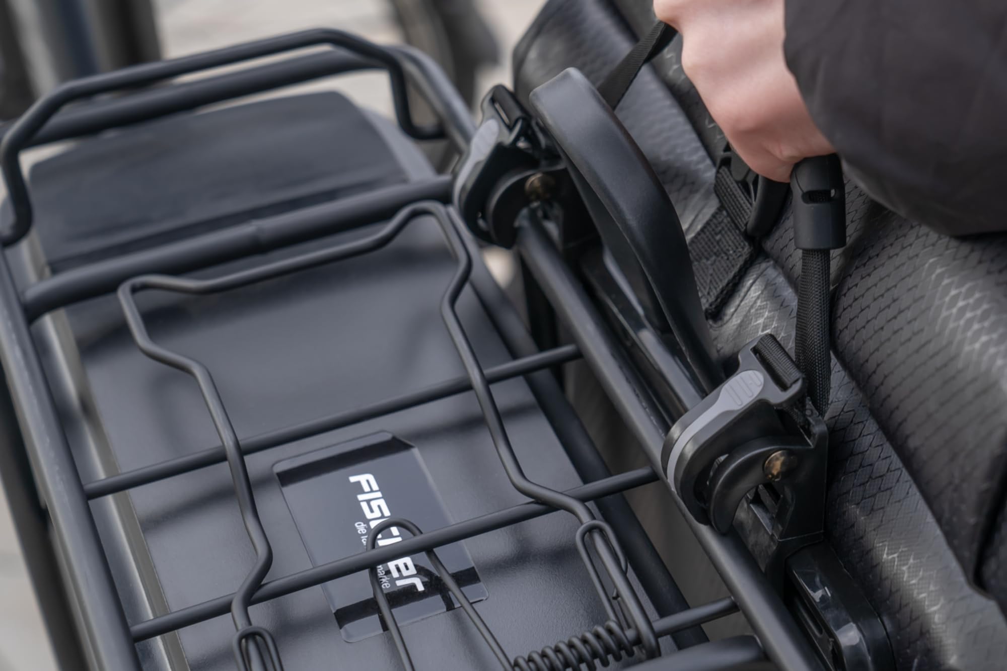 Fischer BORSA PORTATUTTO PLUS TERRA BORSA BICICICI IMPERMEABILE NERO VOLUM