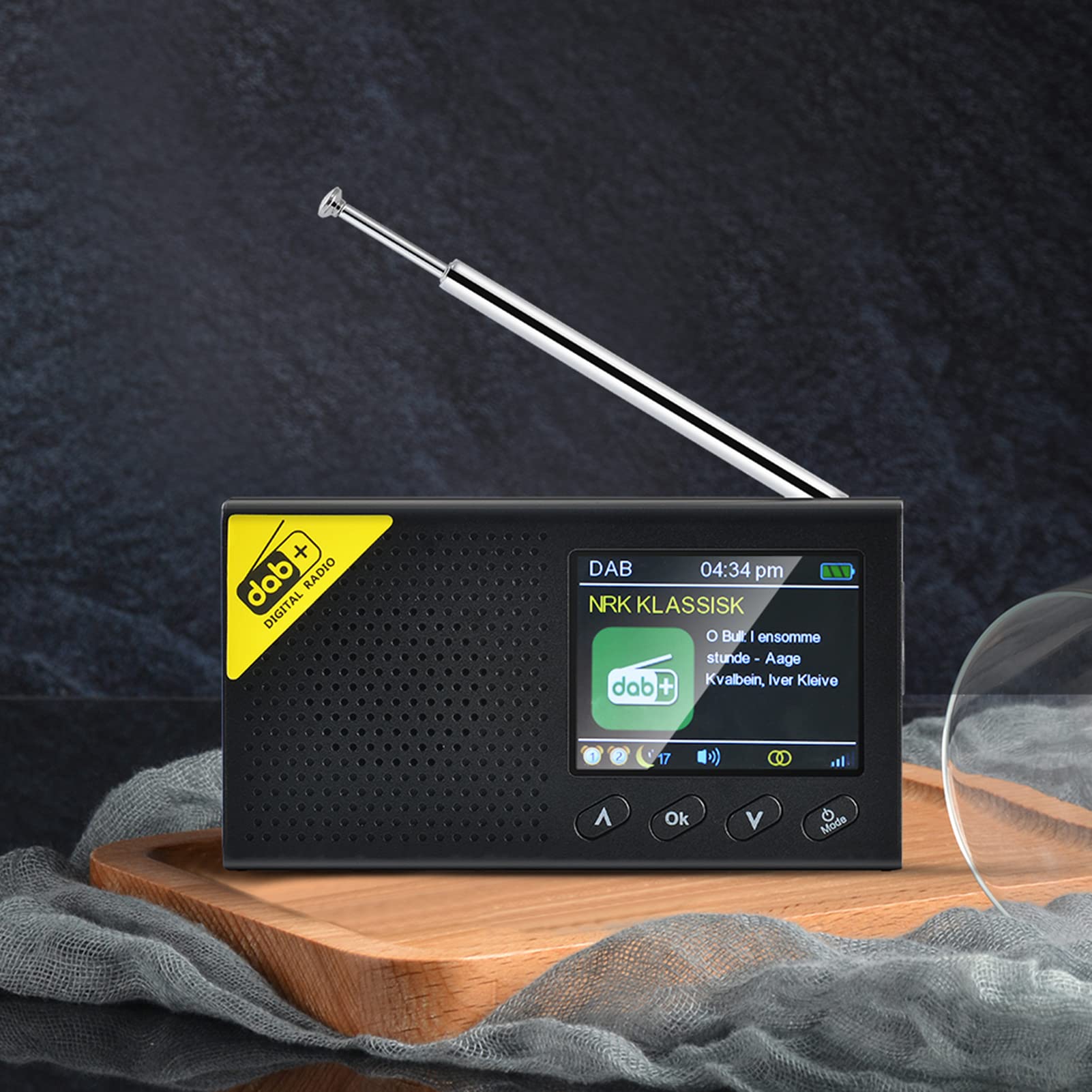 Funkgerät Digitales DAB- und UKW-Radio mit BT, tragbares digitales Radio, wiederaufladbarer kabelloser DAB+UKW-Empfänger mit Stereo-Lautsprecher-Soundsystem, LCD-Display, mehrsprachig