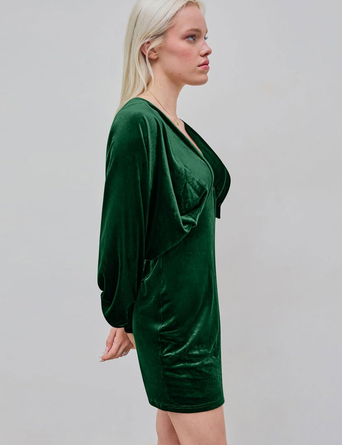 YMDUCH Women's Elegant Deep V Neck Long Sleeve Batwing Bodycon Velvet Mini Party Club Dress - Image 6