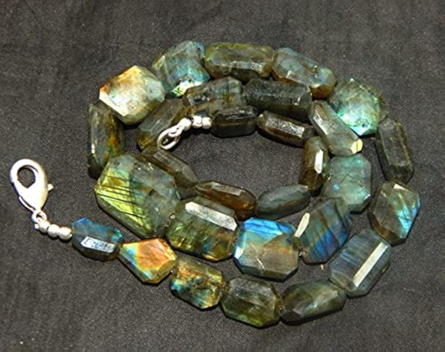 Labradorite 13-22mm : résolvez le manque d'éclat de vos colliers avec des pépites bleues