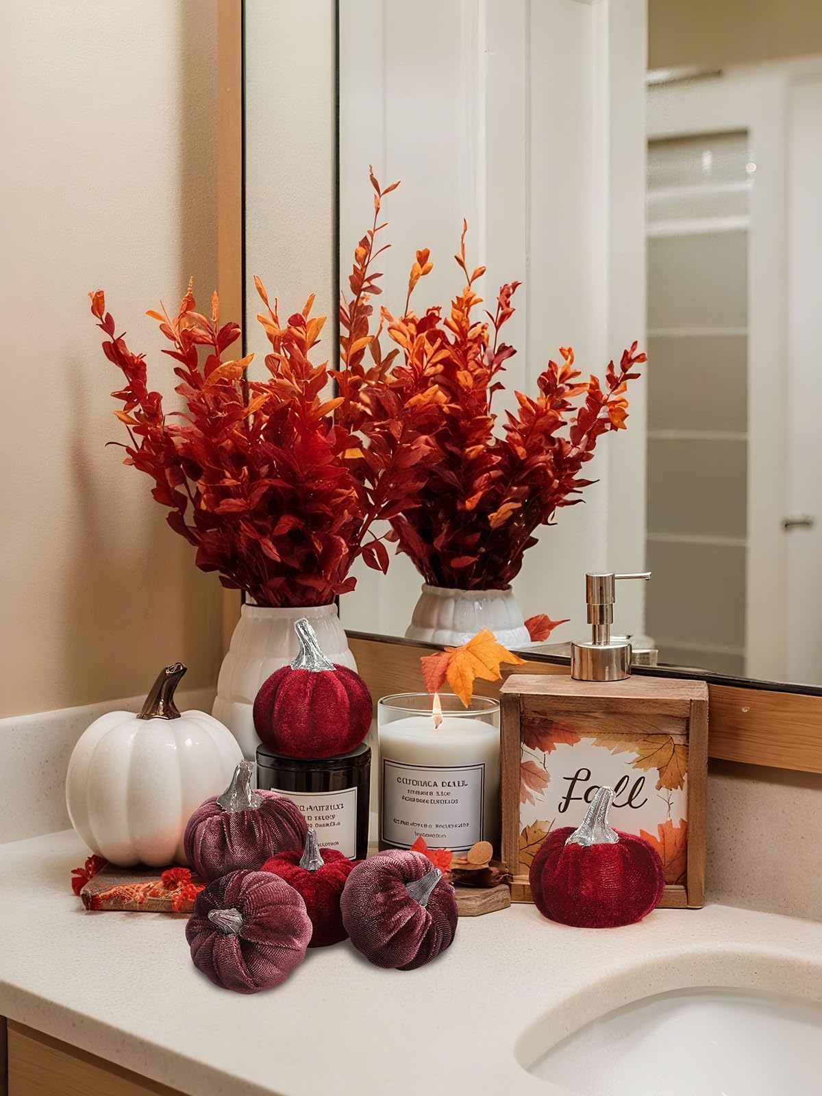 Lot de 12 citrouilles artificielles en velours - 2 tailles - Pour Halloween, automne, festival, décoration de table (bordeaux/violet)