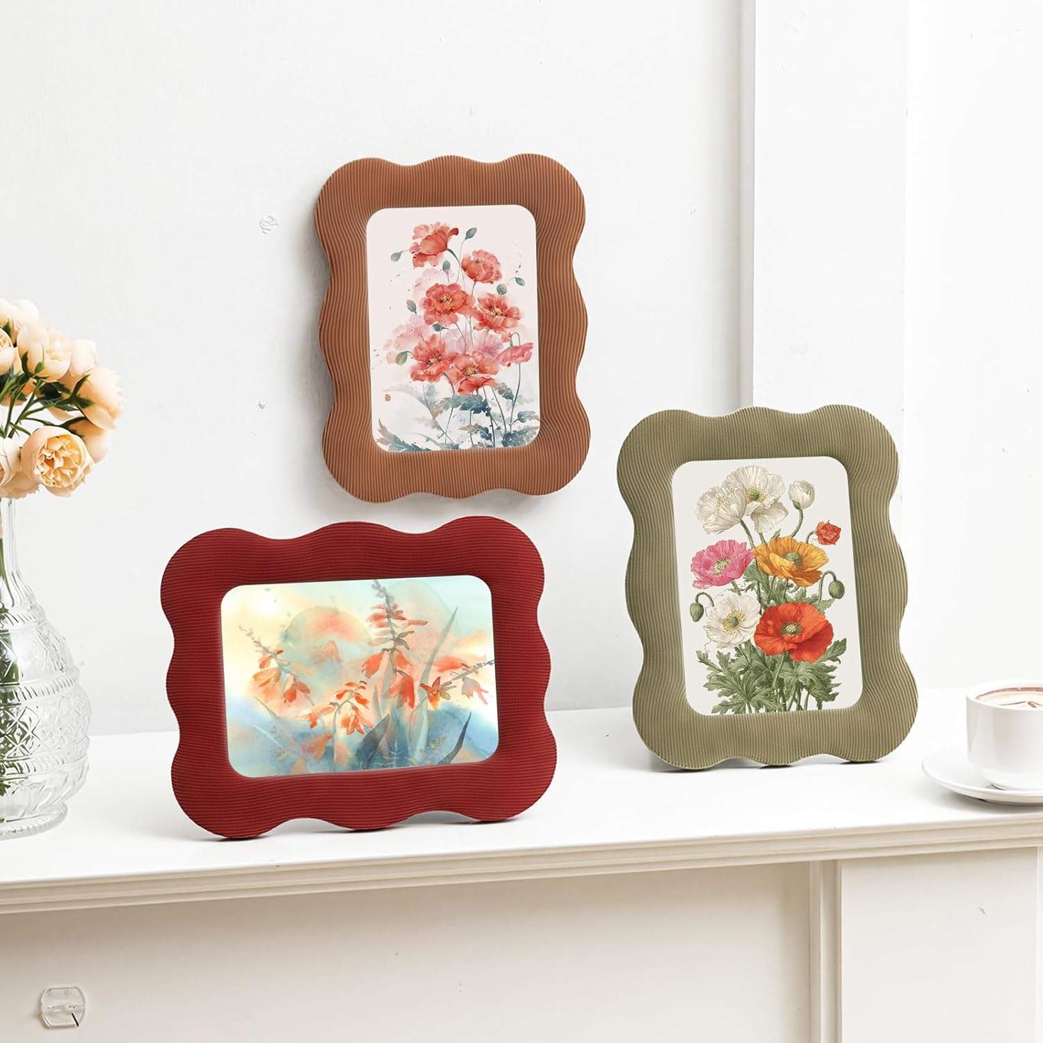 Vicenpal 5x7 Scalloped Picture Frame Set of 3, Cute Curved Picture Frames, Fabric Colorful Photo Display for Tabletop and Wall, Retro Home Decor Family Friends Wedding Gifts (Green, Red, Brown)