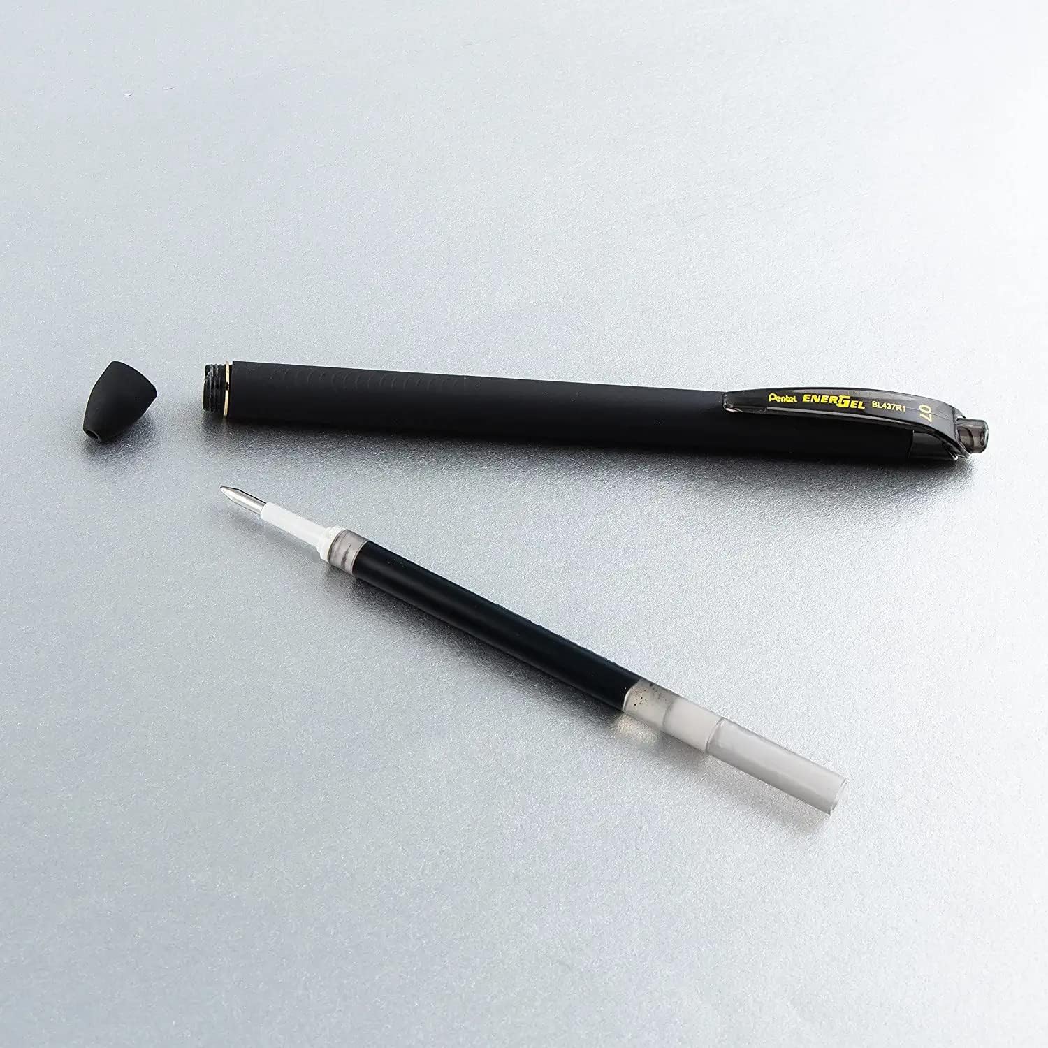 Pentel Energel 0.7 Kuro Gel Pen - Medium Line - 12 Pack of 6 Black & 6 Blue
