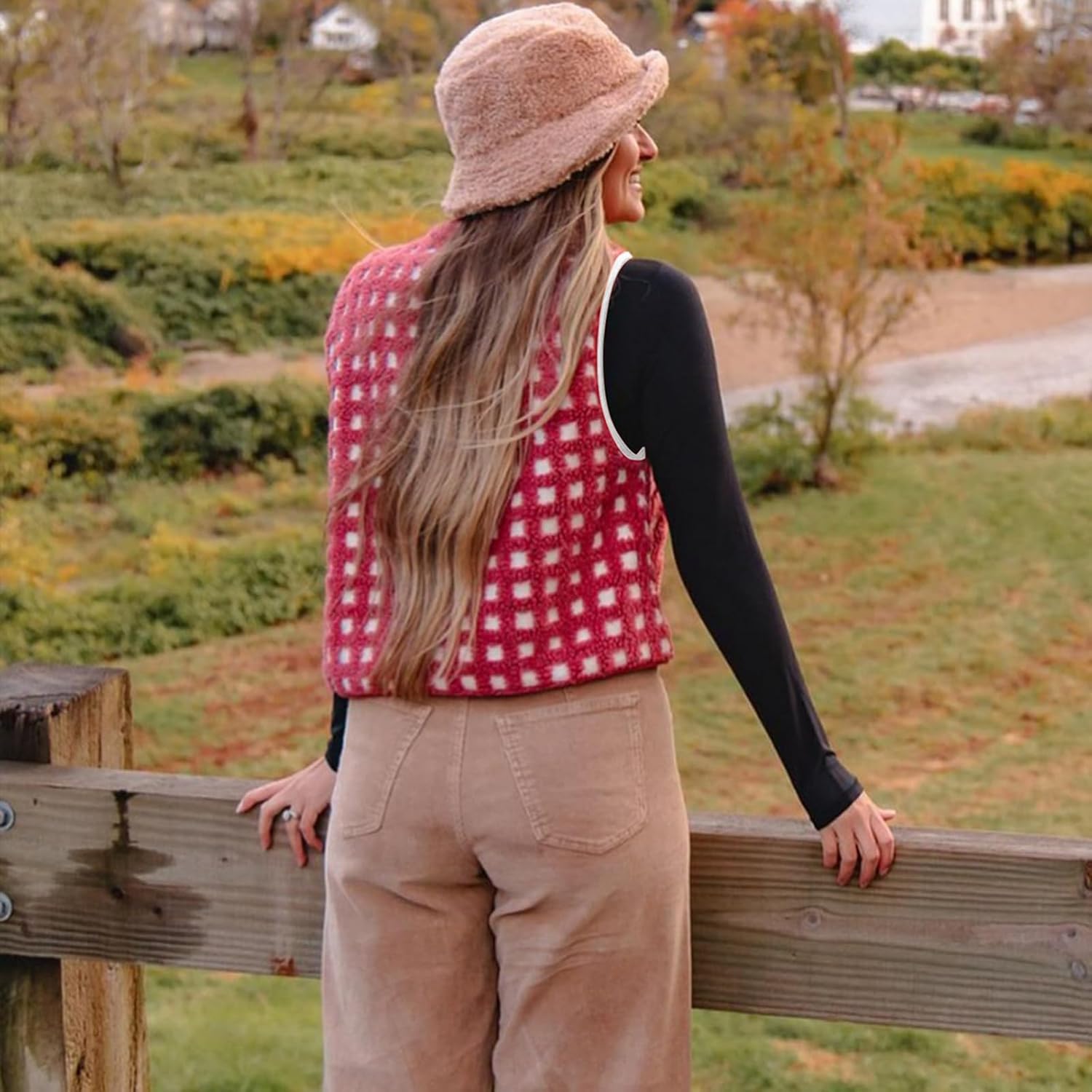 WOWULOVELY Womens Checkered Sherpa Vest Sleeveless Fleece Jacket Coat Lightweight Zip Up Crochet Plaid Gilet with Pocket - Image 2