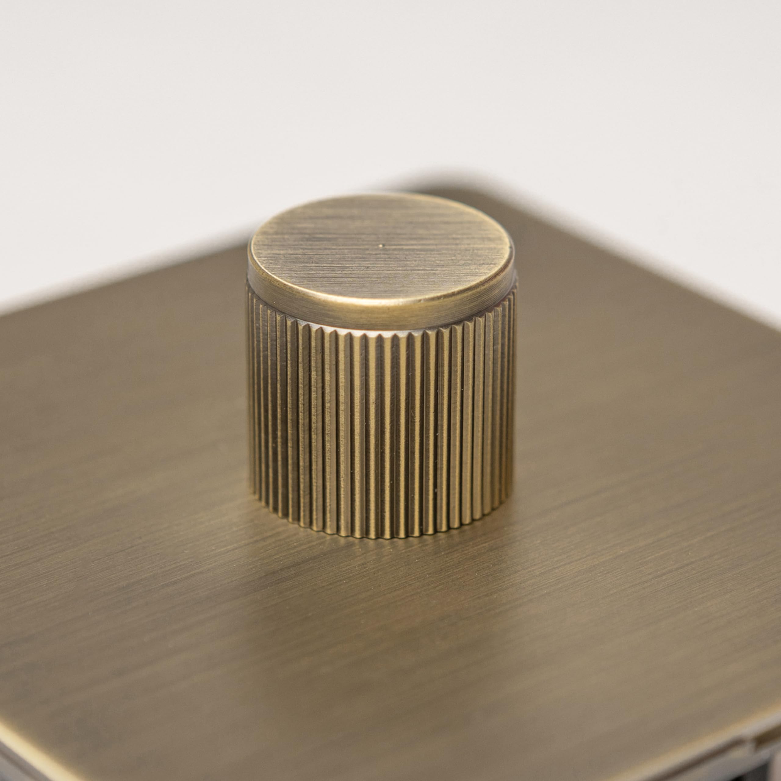 Antique Brass Straight Knurled Switches and Sockets | Screwless Front Plate (Single Dimmer)