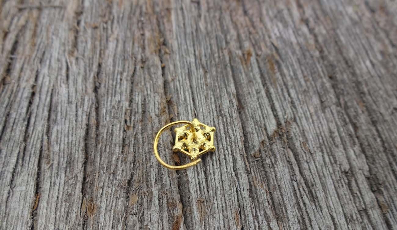 Indian Nose Stud 925 Sterling Silver Nose Stud CZ Nose Bone Crock Screw Nose Stud Gold Nose Piercing Crystal Nose Pin Gold Nose Stud Flower Nose Stud Indian Nose Ring