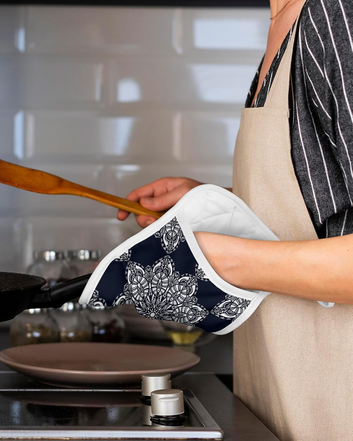 4PCS Pot Holders with Pocket for Kitchen, Boho Mandala Pot Holder Set Heat Insulation Potholders, Black White Flower Line Geometric Abstract Art Oven Mitts Hot Pads for Baking Cooking