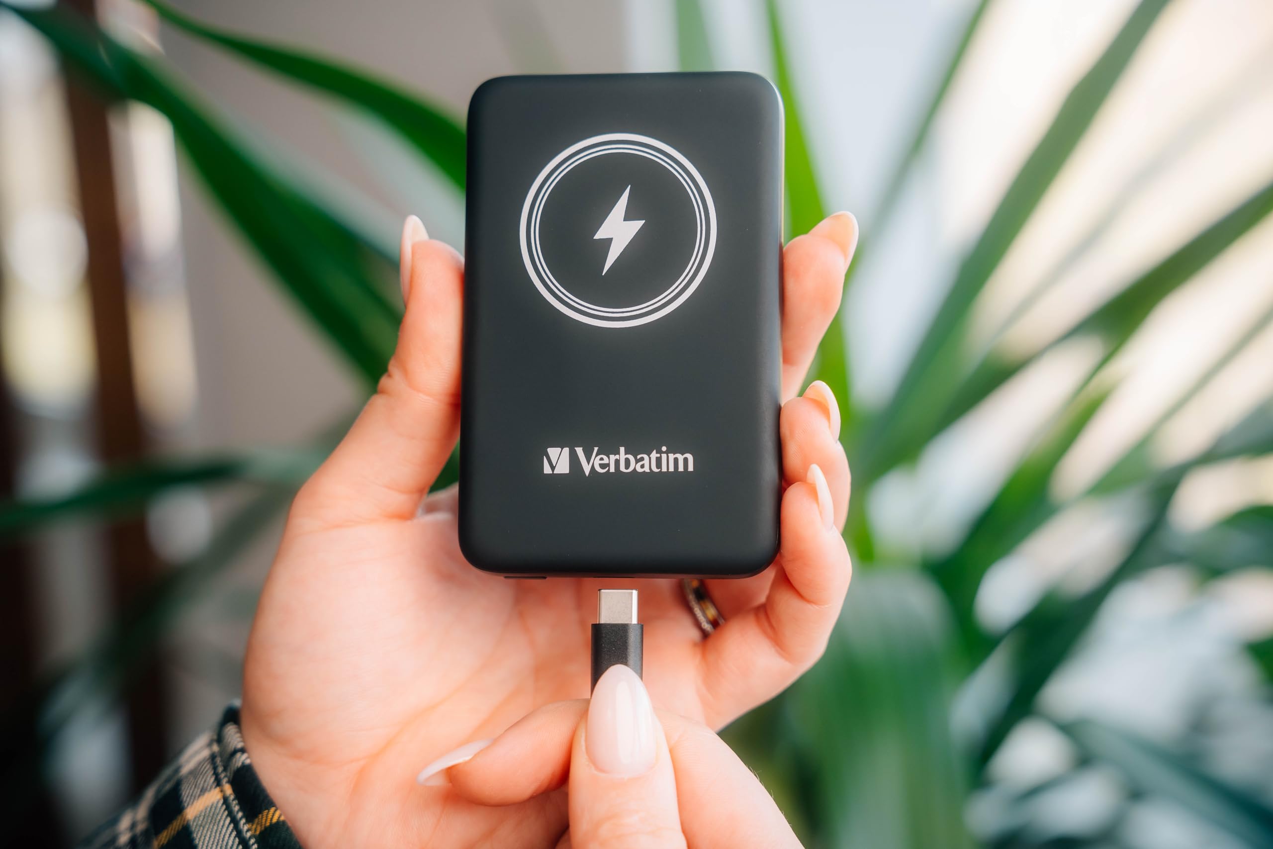 Verbatim Magnetic Power Bank 10000mAh Wireless Charger 15W 20W PD tramite USB-C, Power Bank Piccola e Magnetica per iPhone 15, 14, 13, 12, Pro, Max, iPad, Nero