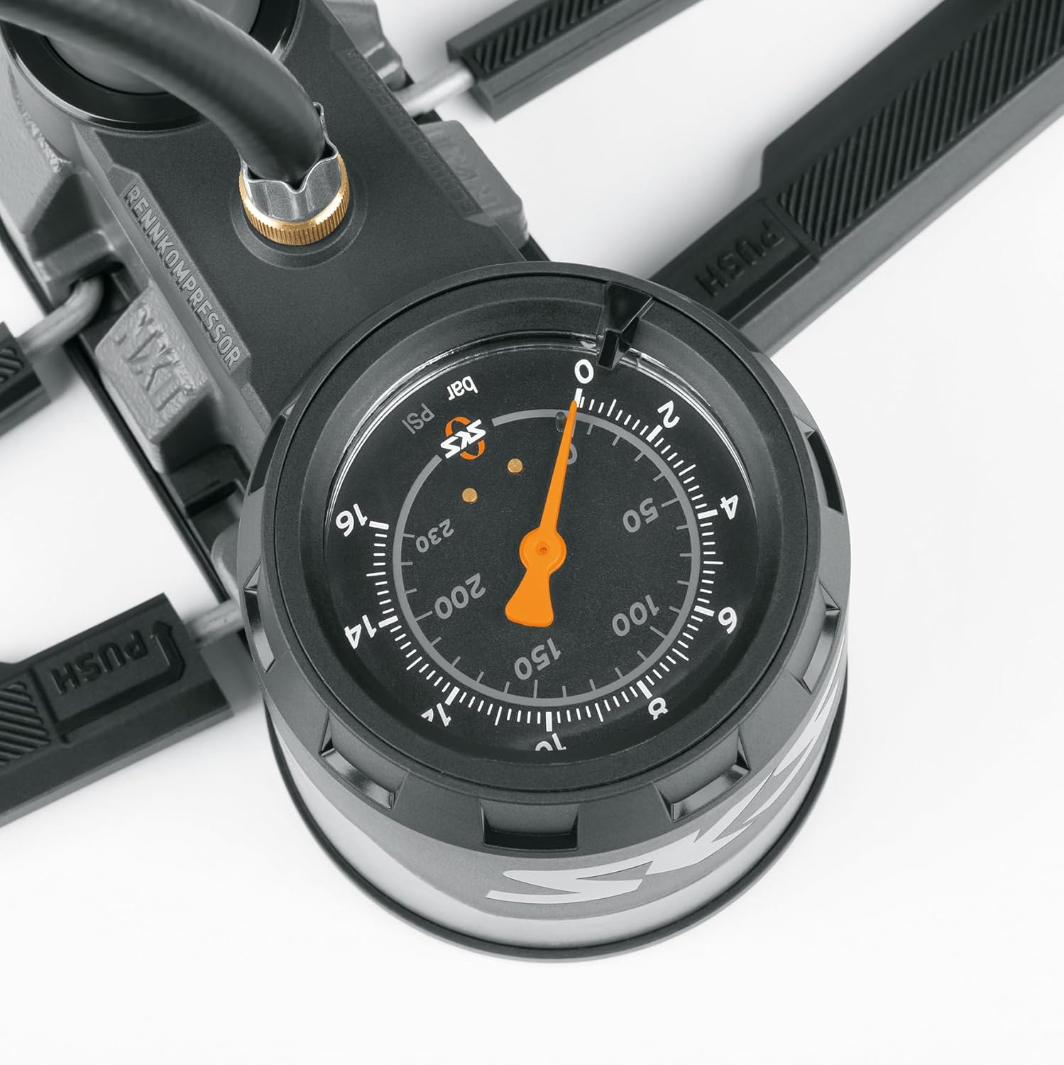 SKS GERMANY RENNKOMPRESSOR NXT/NXT DIGI Standpumpe (Luftpumpe für alle Ventilarten, Präzisions-Manometer, Metallrohr, Metallfußfuß, Holzgriff, max. Druck: 16 bar / 232 PSI)