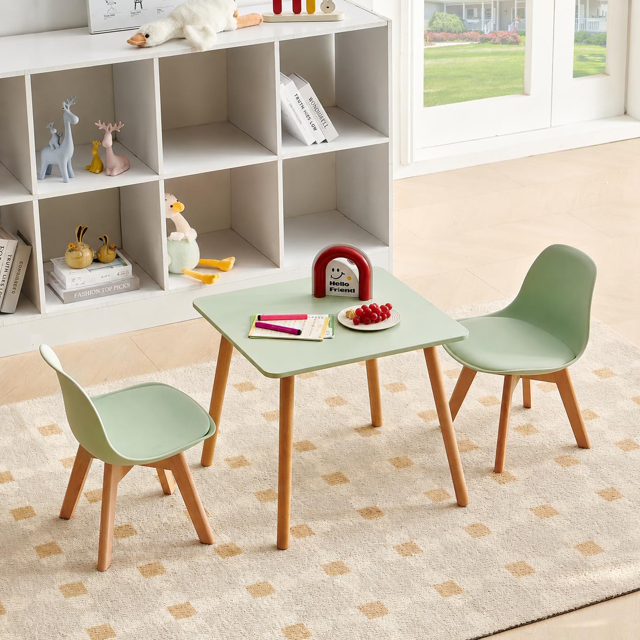 EGGREE Table et 2 chaises Enfant pour Chambre et crèche, Vert | Ensemble enfant 3 pièces : table 56 x 52 x 48 cm, 2 chaises, hêtre massif FSC, coins arrondis, assises faciles à essuyer.