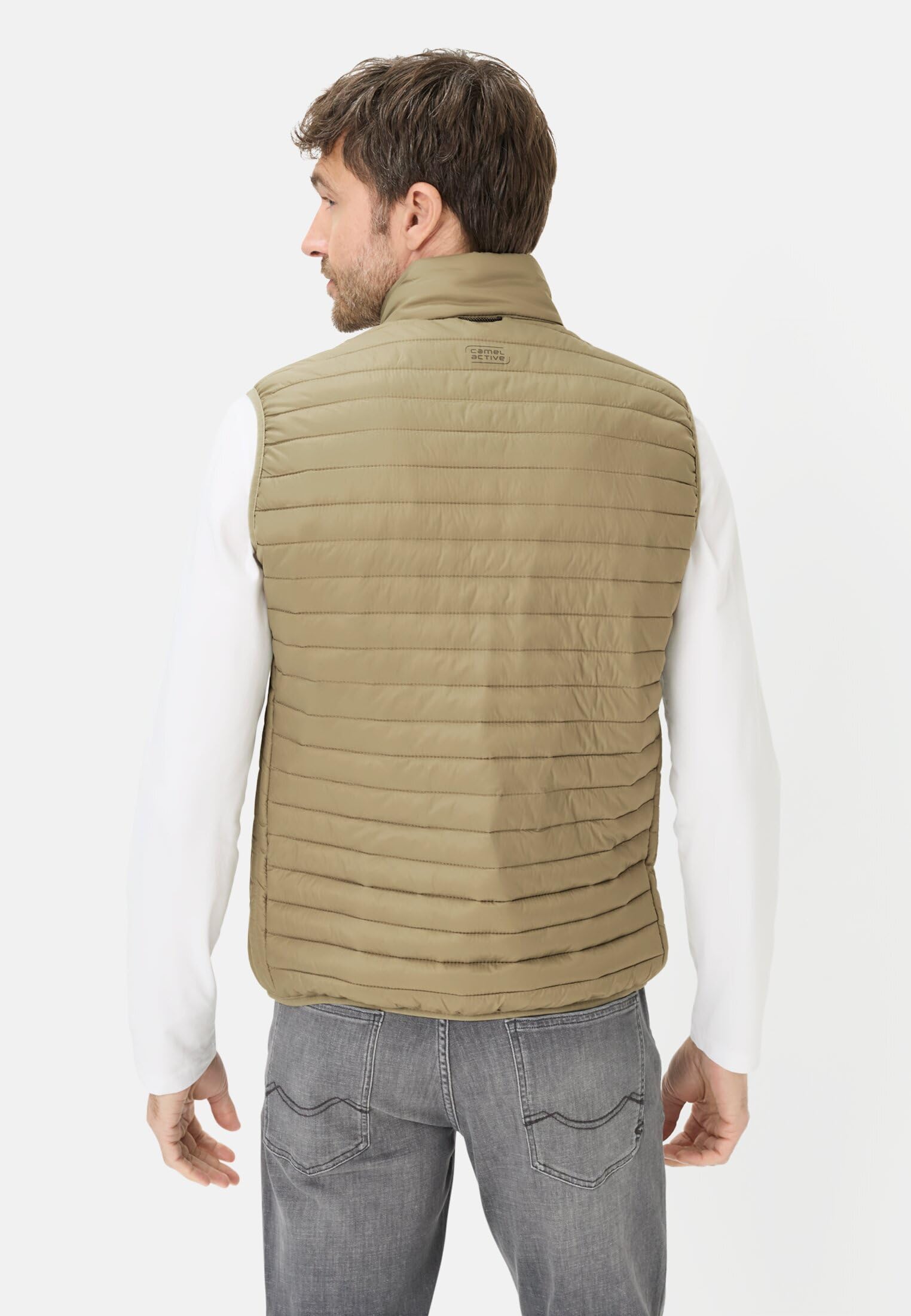 camel active Herren Weste mit Stehkragen | Outdoor Weste mit wasserabweisender Funktion und Taschen im Regular Fit für Freizeit und Alltag
