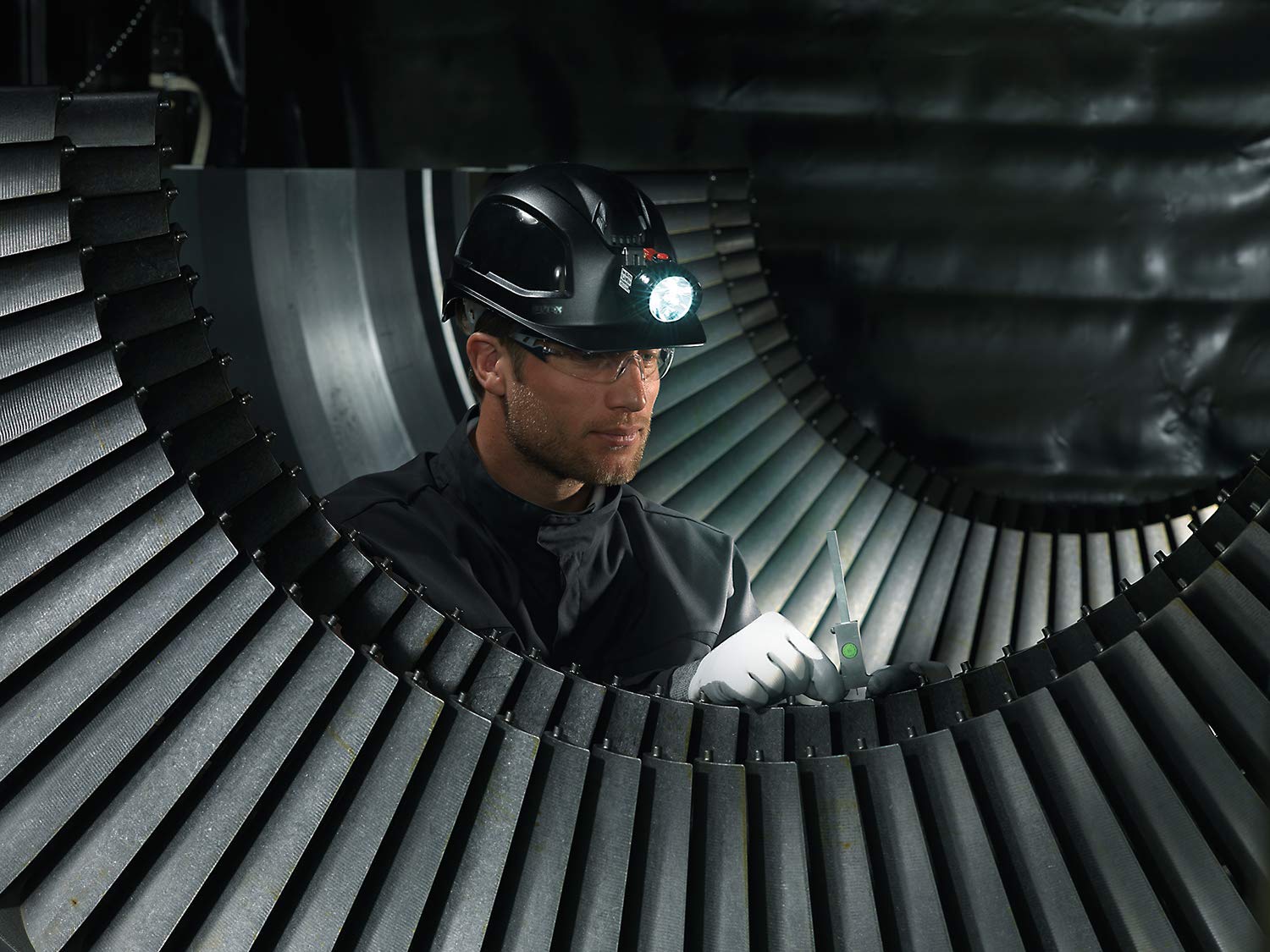 Uvex Pheos B-S-WR kask ochronny wentylowany kask roboczy na plac budowy czarny
