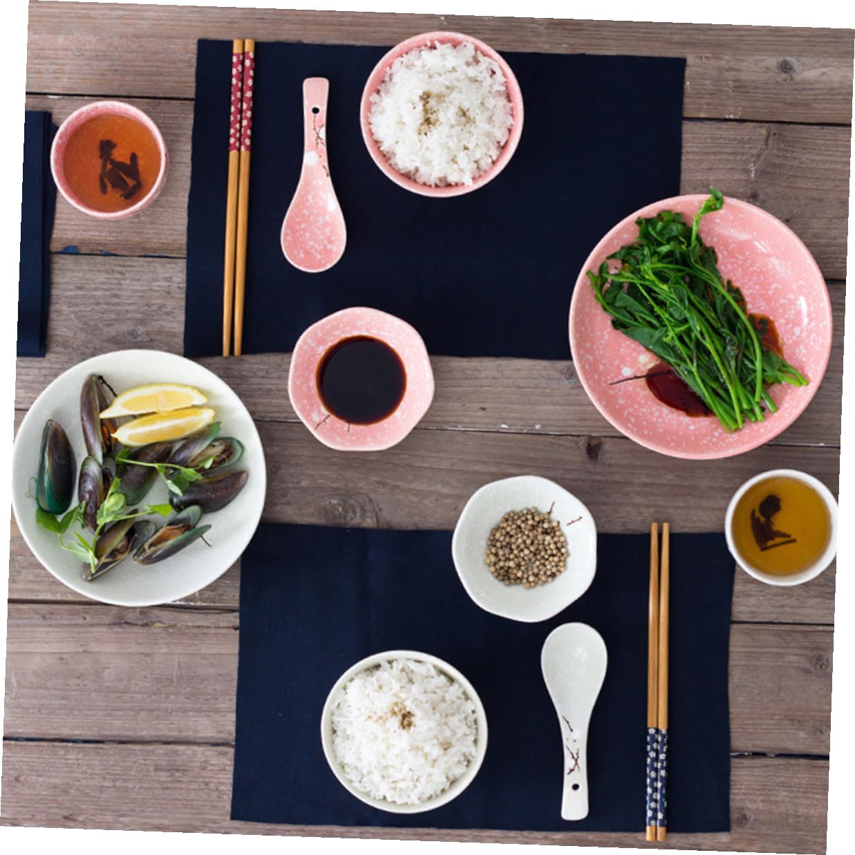 Posate Ceramica Giapponese Rosa per Uso Domestico Set Stoviglie Delicate con Ciotole Piatti e Cucchiai Materiale Sicuro Facile da Pulire per Uso Quotidiano e Feste