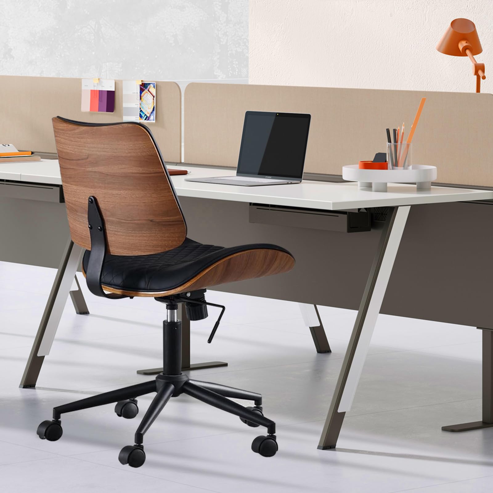 Durrafy Bürostuhl ohne Armlehnen, PU-Leder Schreibtischstuhl mit Walnusssockel, Moderner Drehstuhl für Homeoffice, höhenverstellbar mit Wippfunktion, bis 136 kg belastbar, 360° drehbar, Schwarz-Braun