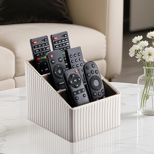 Miniatura 12 de KINGFOM Organizador de escritorio de piel sintética para bolígrafos y lápices de piel sintética con 6 ranuras, soporte para control remoto para