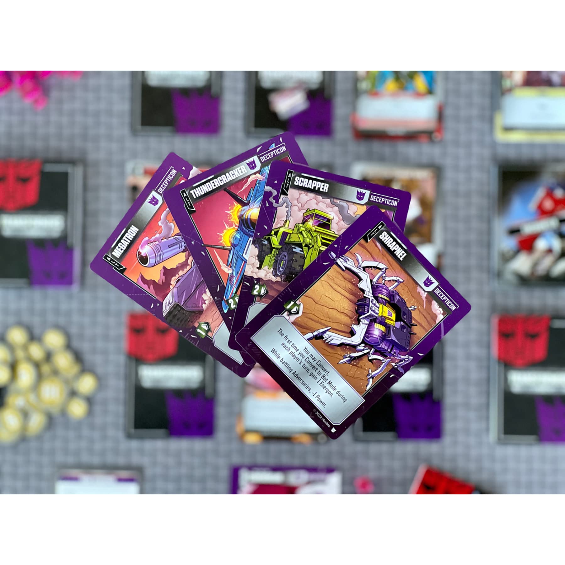 Gra do budowania talii Transformers od Renegade Games Studio: rozszerzenie Rising Darkness - samodzielna ekspansja, od 14 lat, 1-5 graczy, 45-90 minut