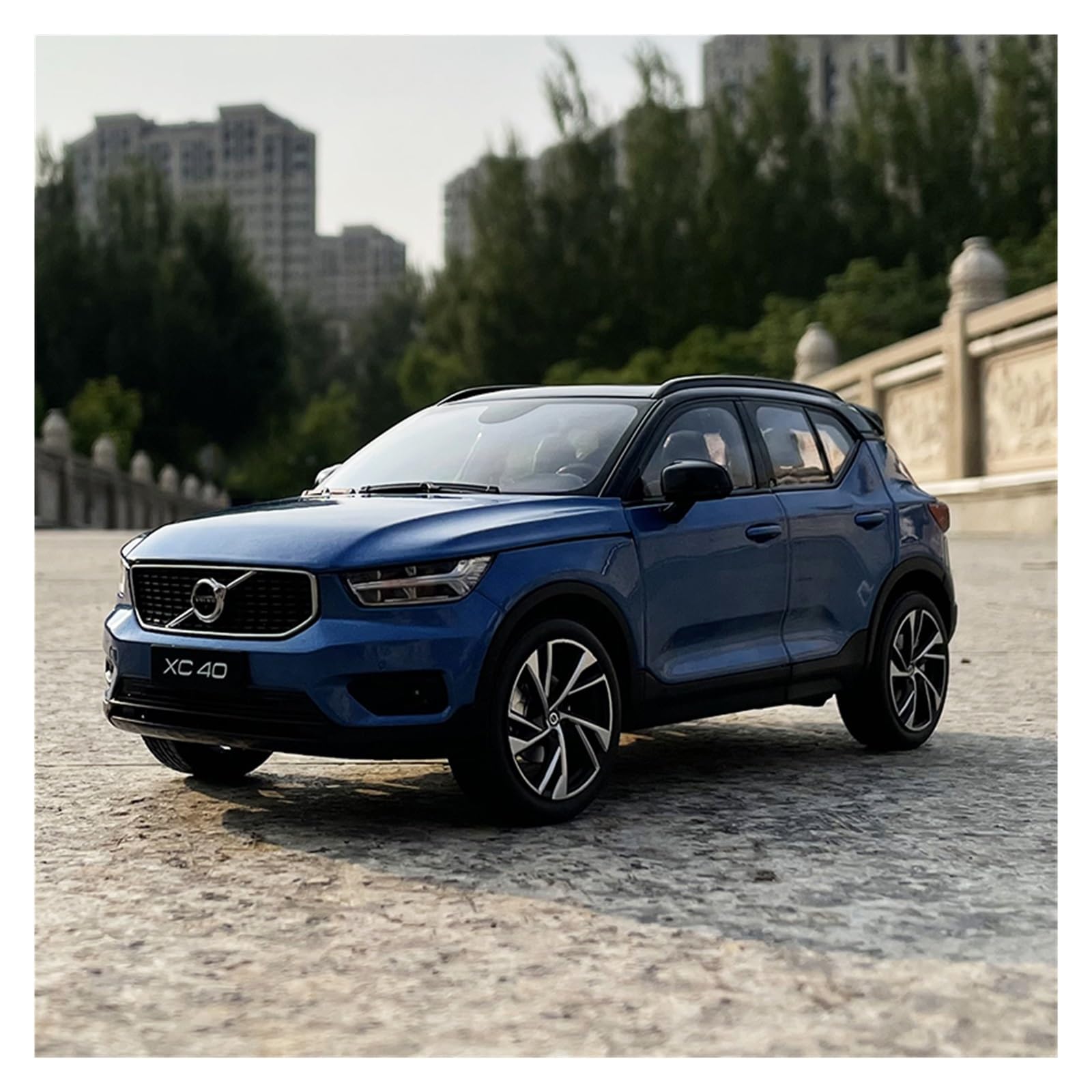 Amazon.co.jp: ミニカー スケールモデルカー 1/18 ボルボ XC40 2022