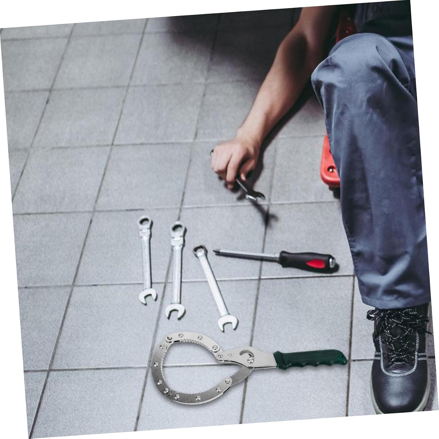 Professional Oil Filter Wrench Tool Oil Wrench for Easy Removal and Design for Trucks and Diy Maintenance