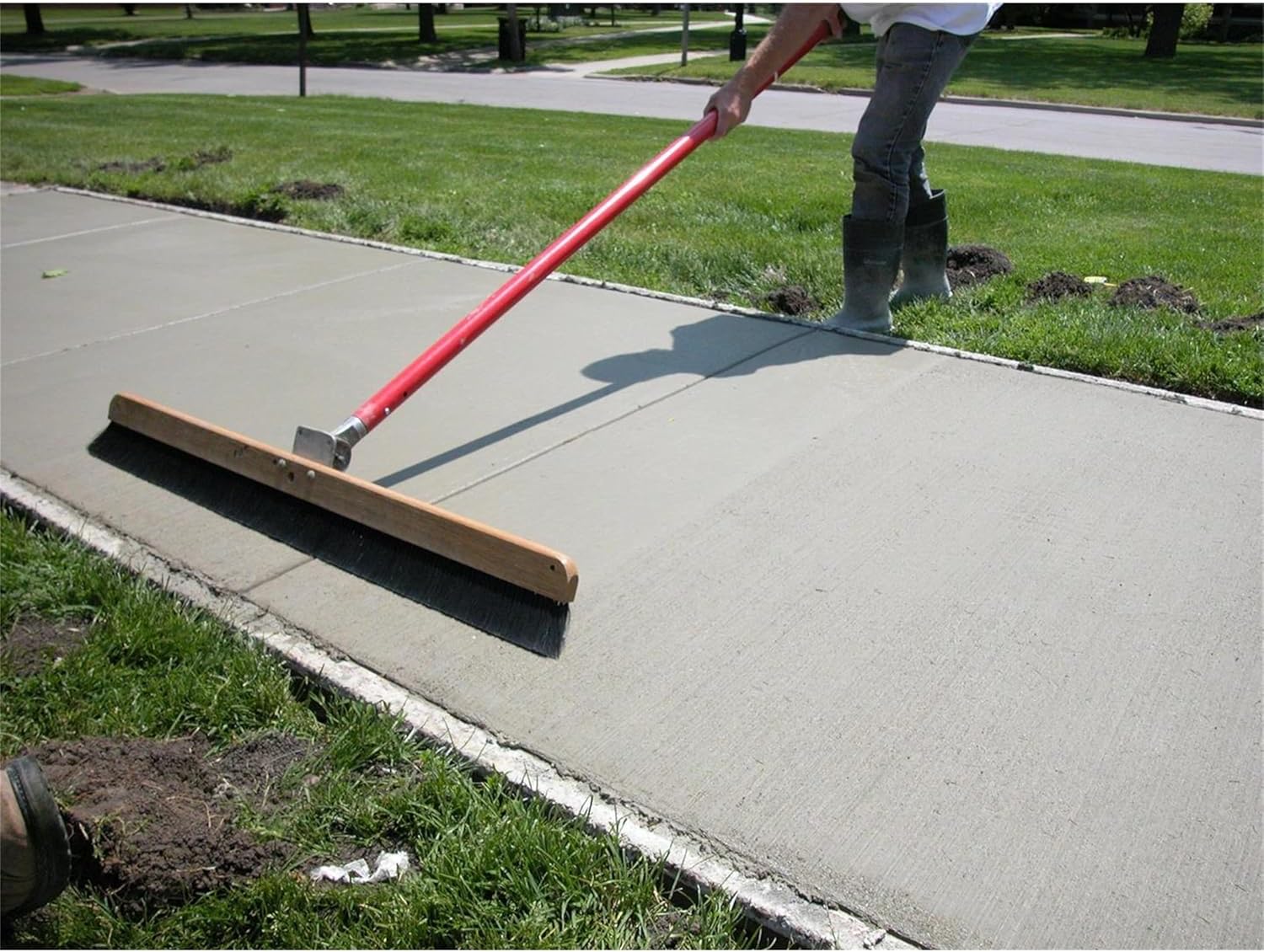 MARSHALLTOWN Push Button Handle Adapter, For Concrete Brooms, Darbies, Fresnos, Made in the USA, TSPBBRKT