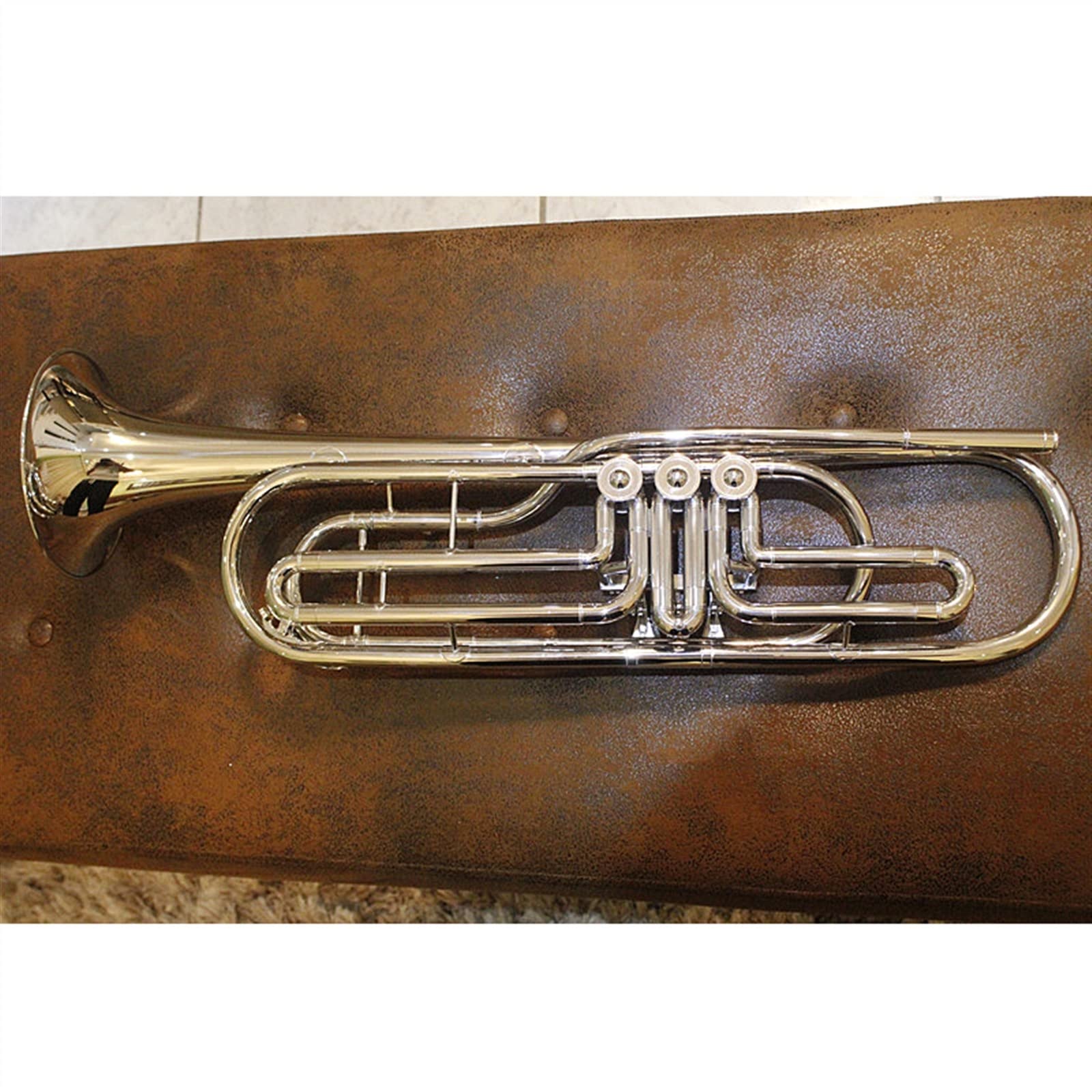 Instrumenty Muzyczne Do Trąbki Basowej Bb Z Futerałem Ustnik Żółty Korpus Z Mosiądzu Lakier Niklowany Posrebrzany początkujących trąbka