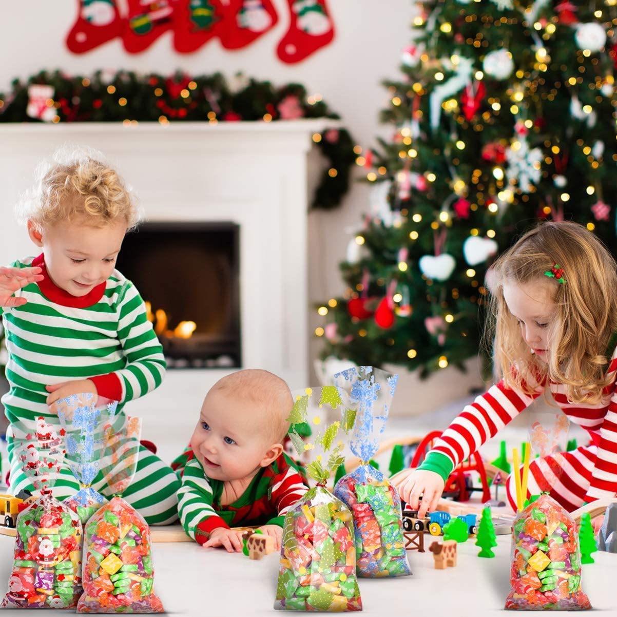 Holiday Party Favor Bags UOVSDABB 50 Pack Christmas Cellophane Treat ...