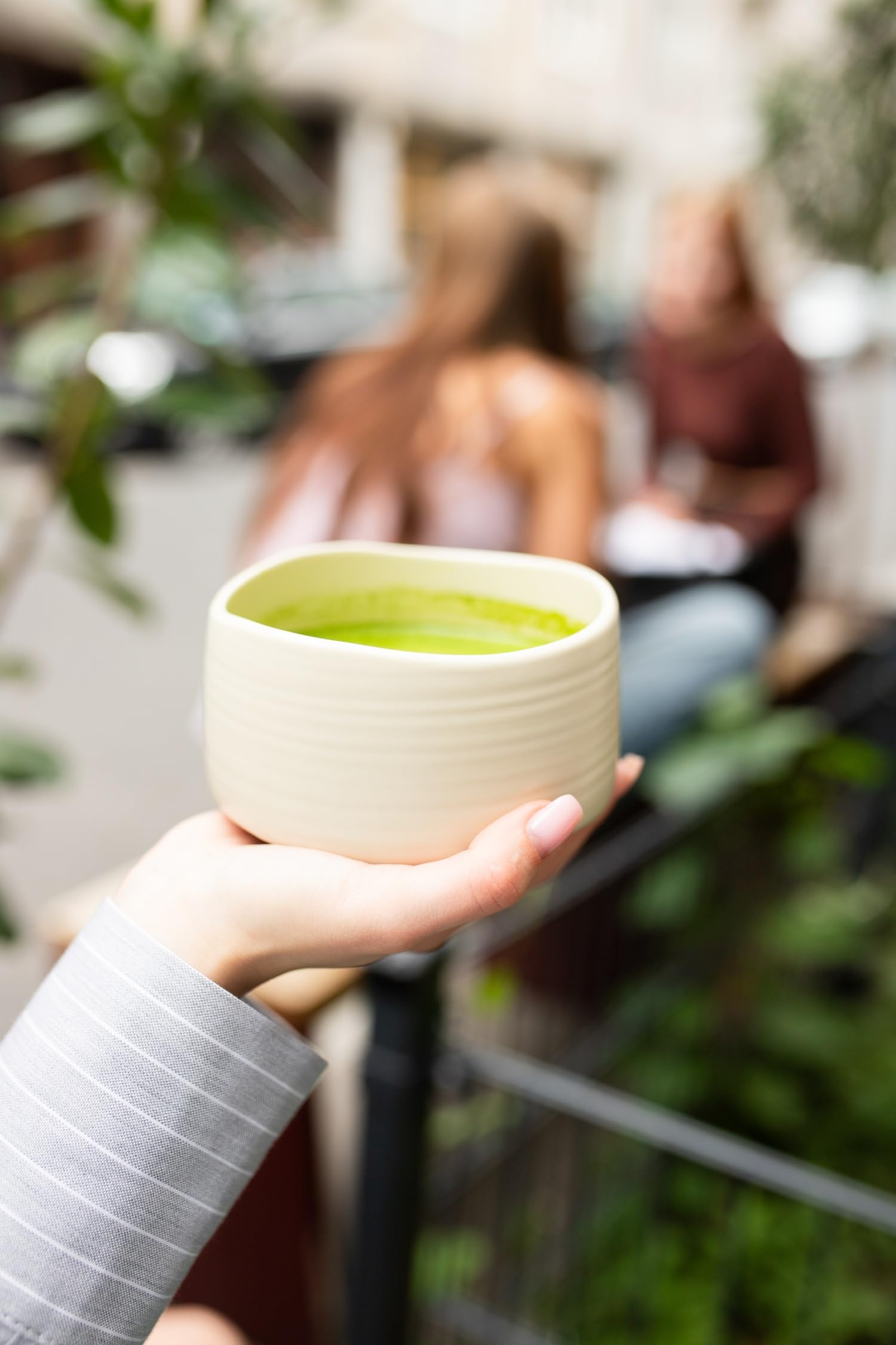 Moya Bio Set de Té Matcha Japonés | 30g Grado Ceremonial (I y II) + Tazón Beige + Batidor de Bambú + Soporte + Cuchara | Set Tradicional Completo de Matcha | Regalo Elegante