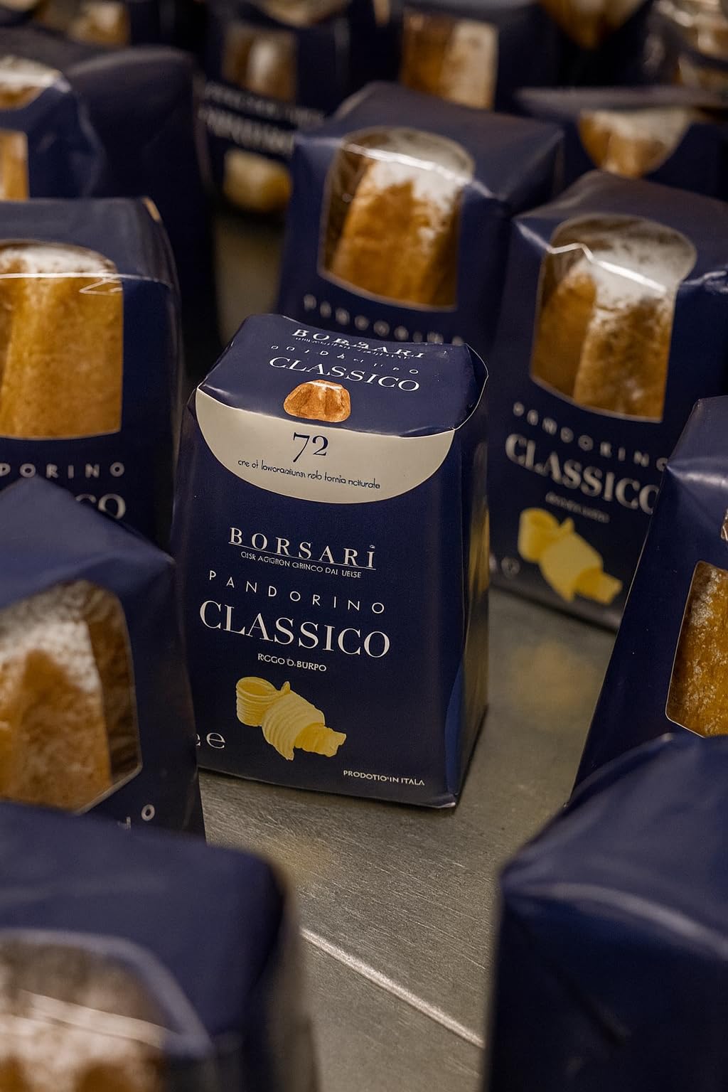 16 Pezzi Pandorini e Panettoncini Soffici in Mini Formato Classico o con Gocce di Cioccolato Lievitazione Naturale Dolci Monoporzione Ideali per Regali Natalizi (16x Pandorino Classico 80g)