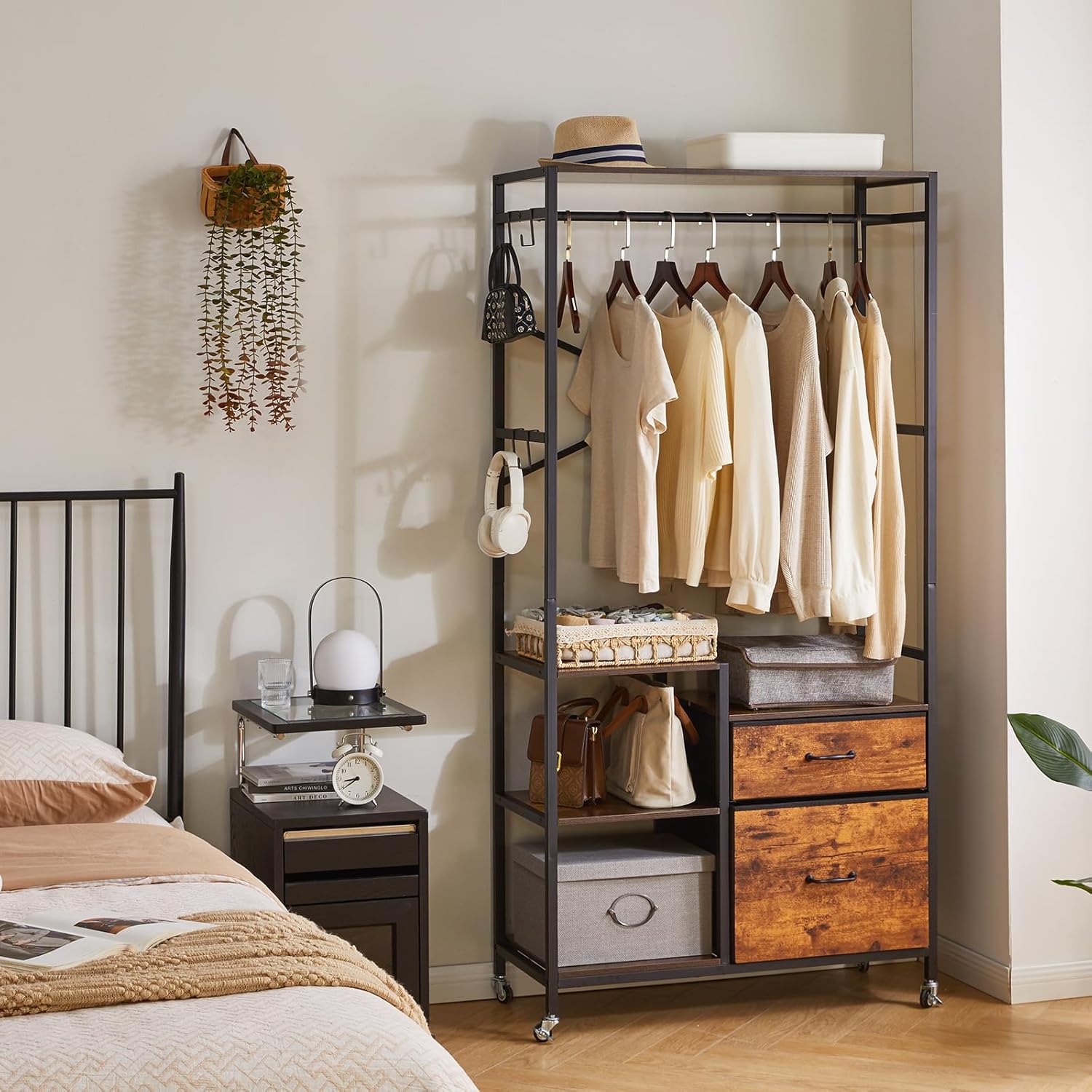 プラスチック製のキャスター付き頑丈スリムハンガーラック、簡単に移動