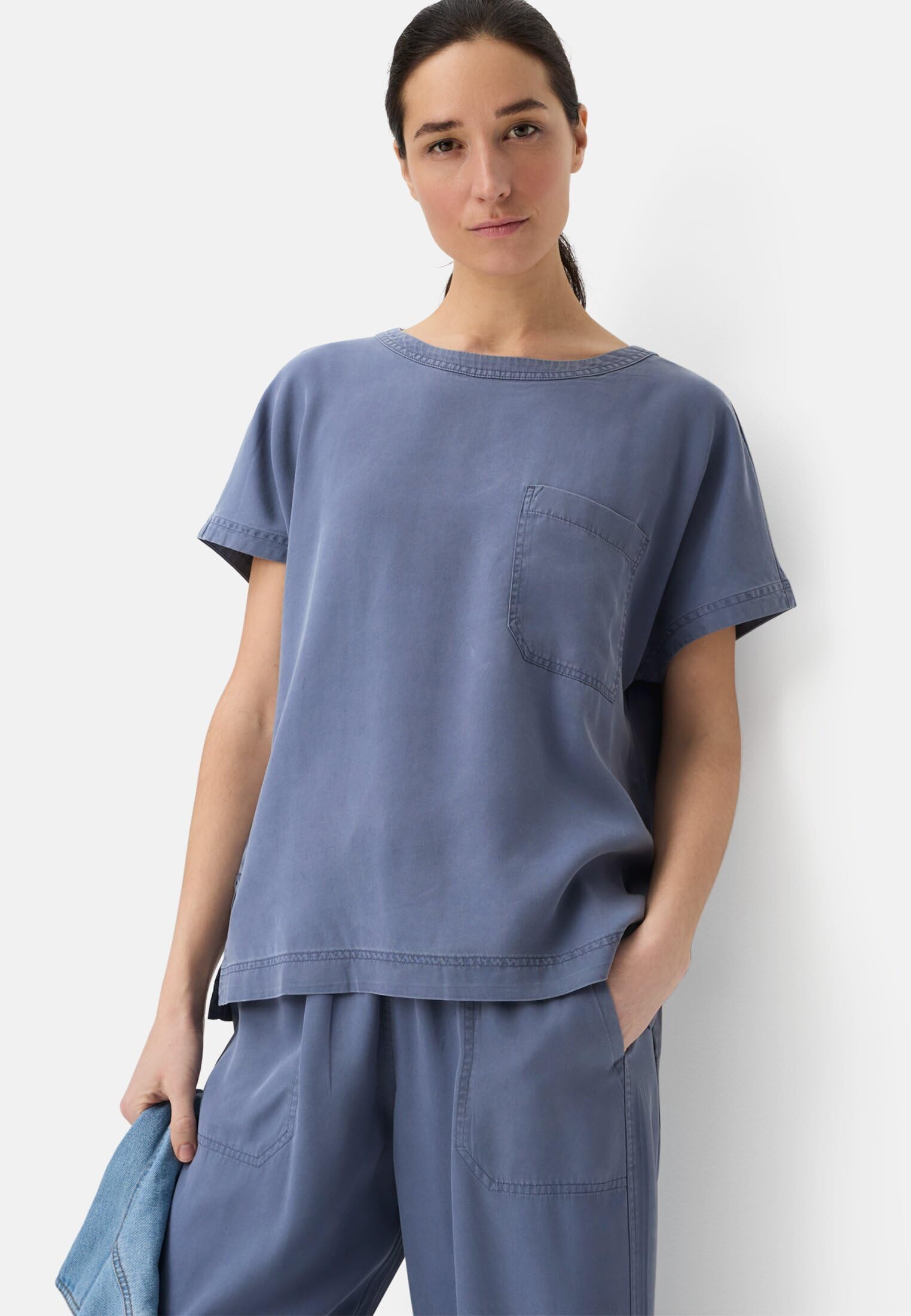 camel active Damen T-Shirt mit Brusttasche | atmungsaktives kurzarm Shirt mit Rundhalsausschnitt für Freizeit und Alltag