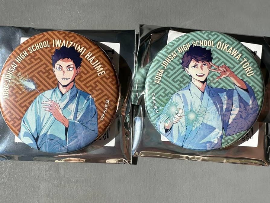 ハイキュー　及川徹　岩泉一　水遊び　缶バッジ 岩泉一と及川徹の缶バッジ。(c)古舘春一／集英社・「ハイキュー