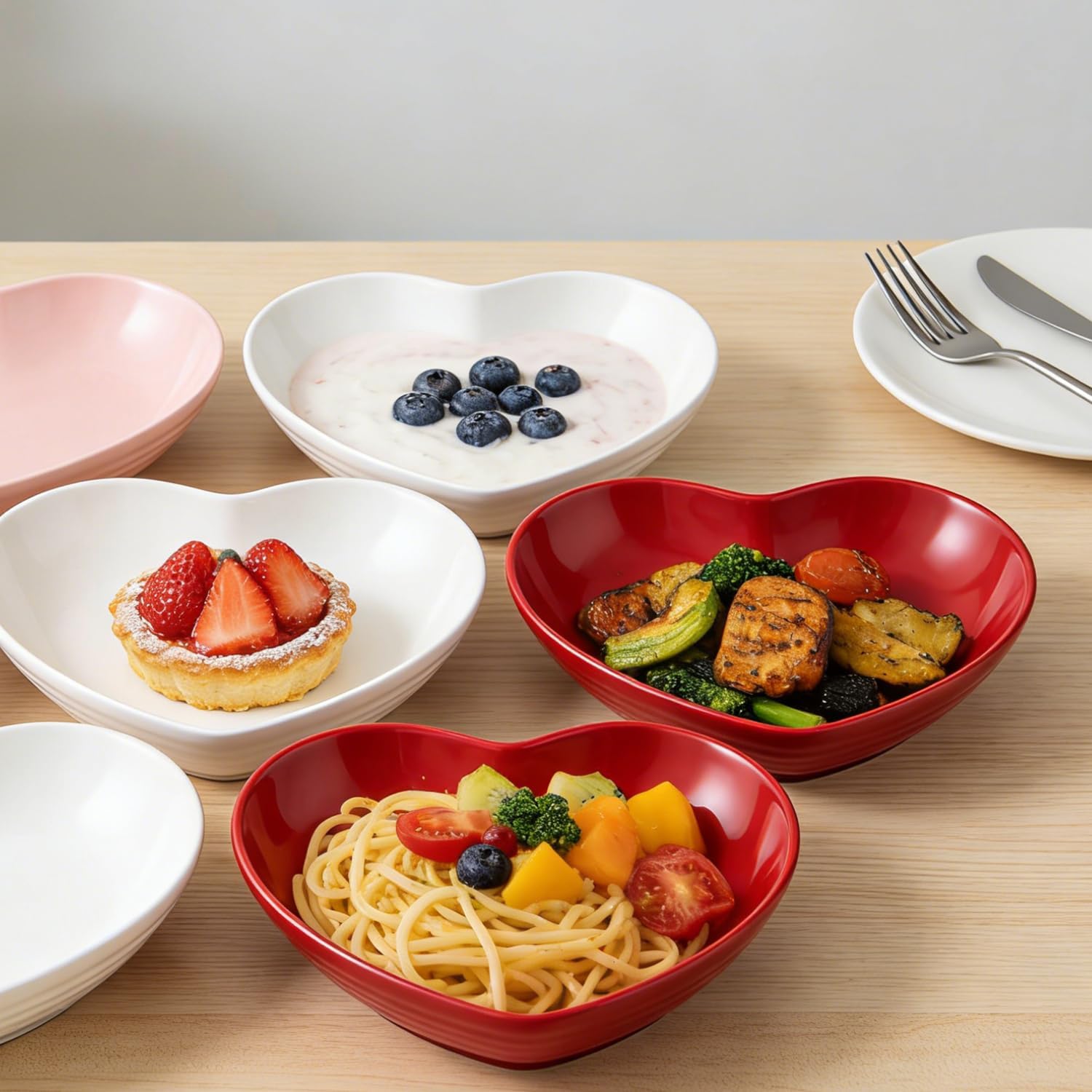 Heart Shaped Ceramic Dinner Plates, 9 Inch Porcelain Bowls Serving Dish Plate for Pasta Steak Pizza Salad Pancakes Microwave, Oven and Dishwasher Safe Plates, Set of 6