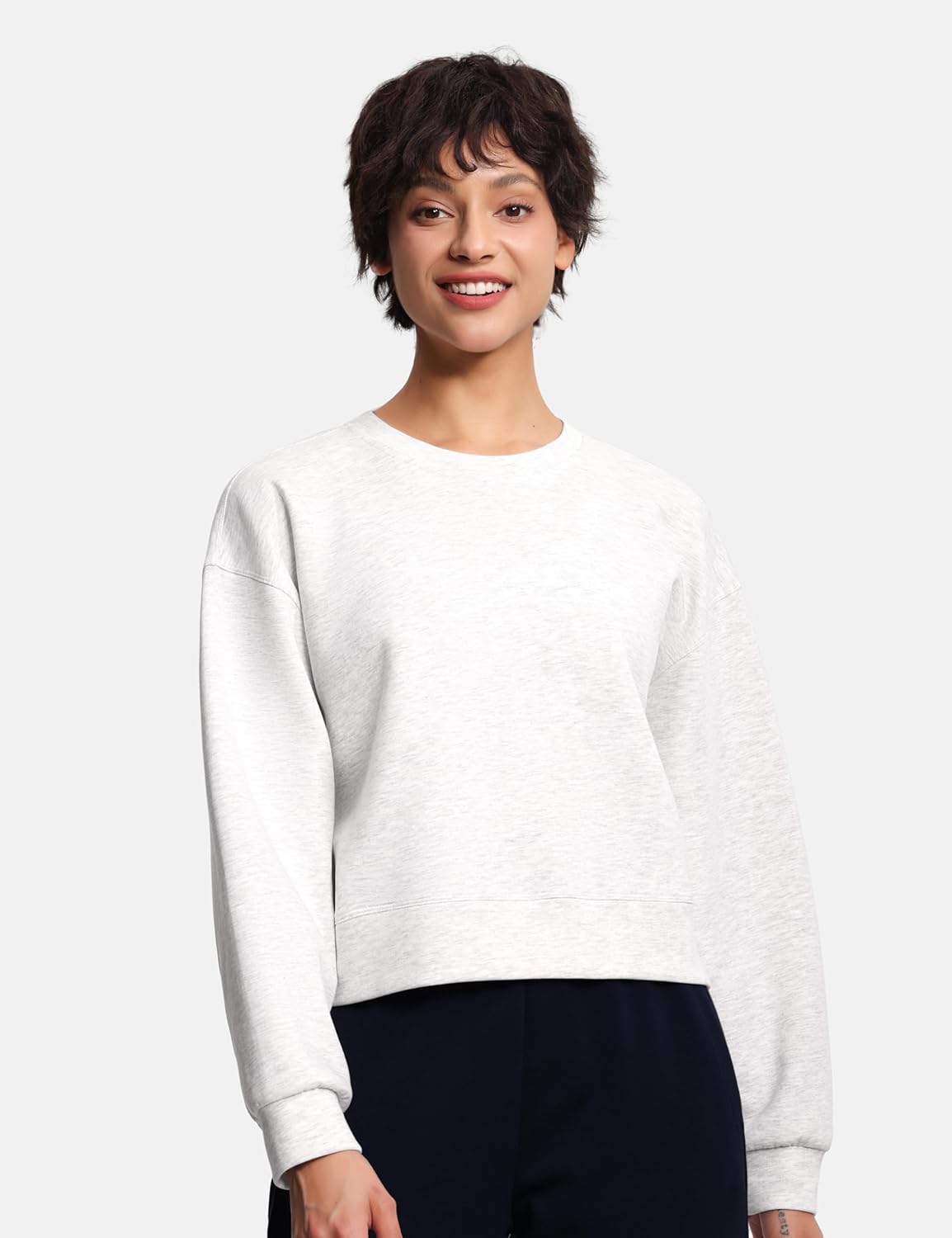 THE GYM PEOPLE Women's Crewneck Cropped Pullover Sweatshirt Cute Basic Long Sleeves Workout Tops - Image 2