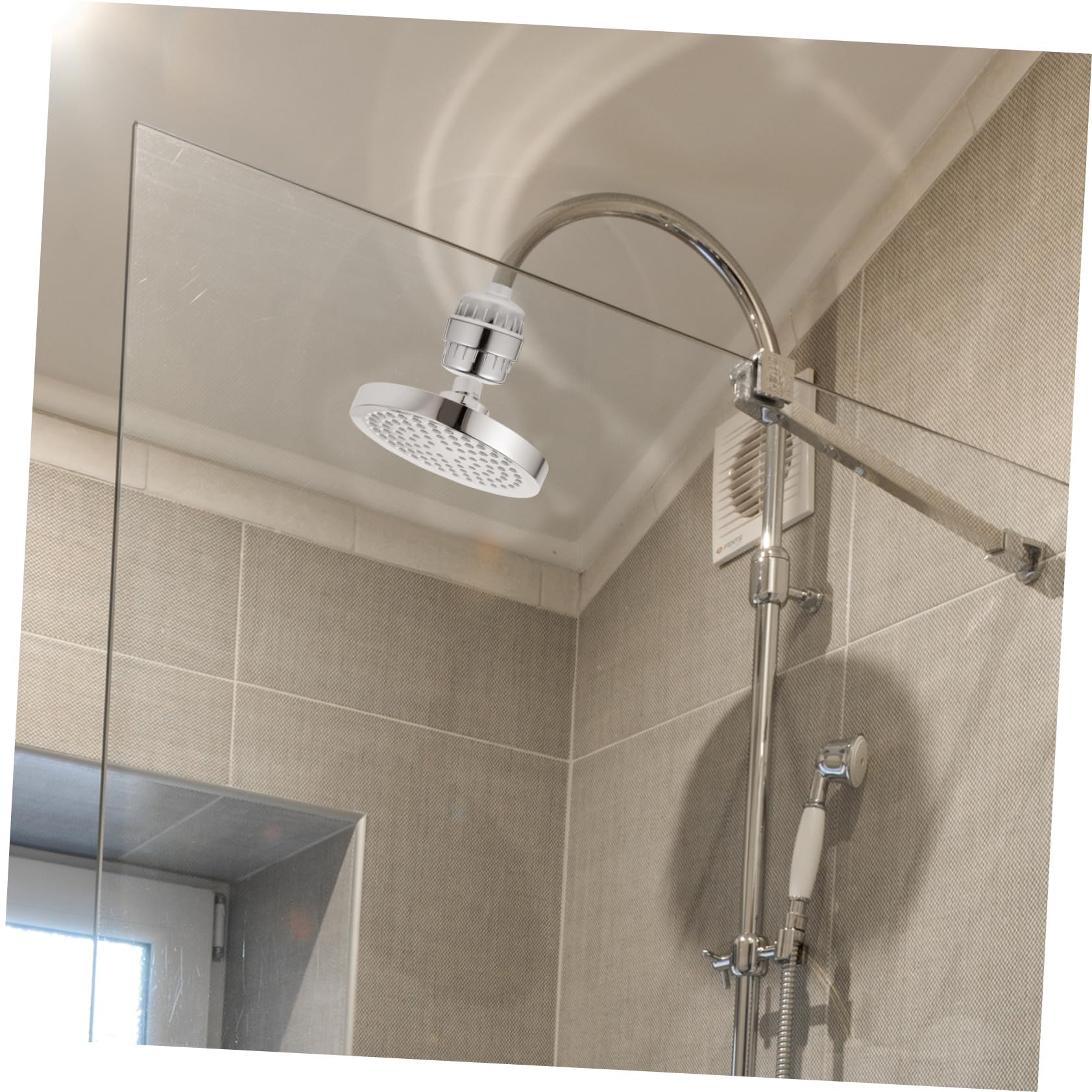 Filtro doccia ad alta pressione con doccetta girevole, potente addolcitore d'acqua per acqua dura, design a sfera girevole per uso in bagno, migliora la tua esperienza di doccia