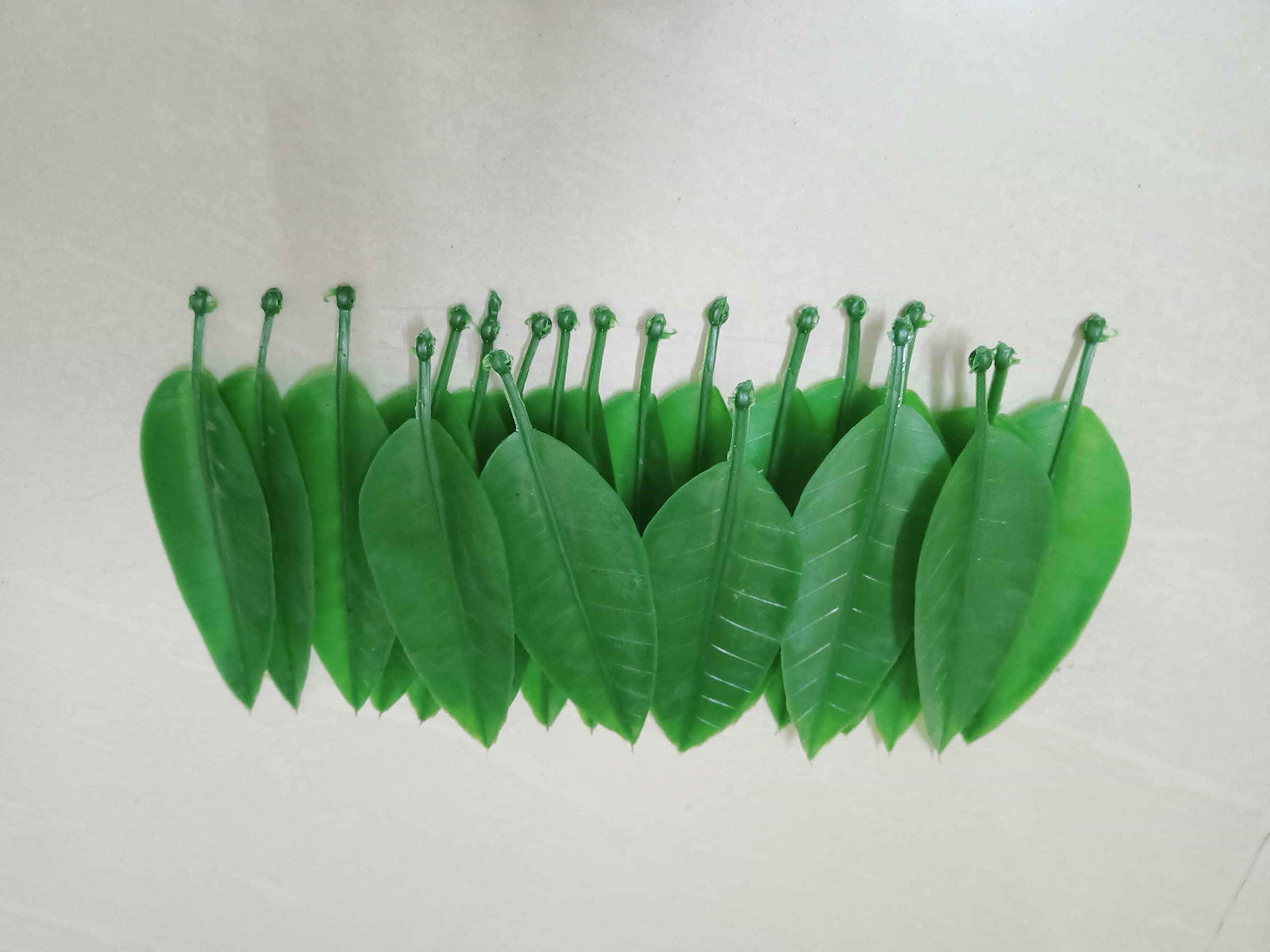 SPHINX Plastic Re-usable Artificial Mango Leaves (Aam Patta) for Decorations, Crafts, Garlands Making (Height Approx.17 cm)- No. of Pieces (20)