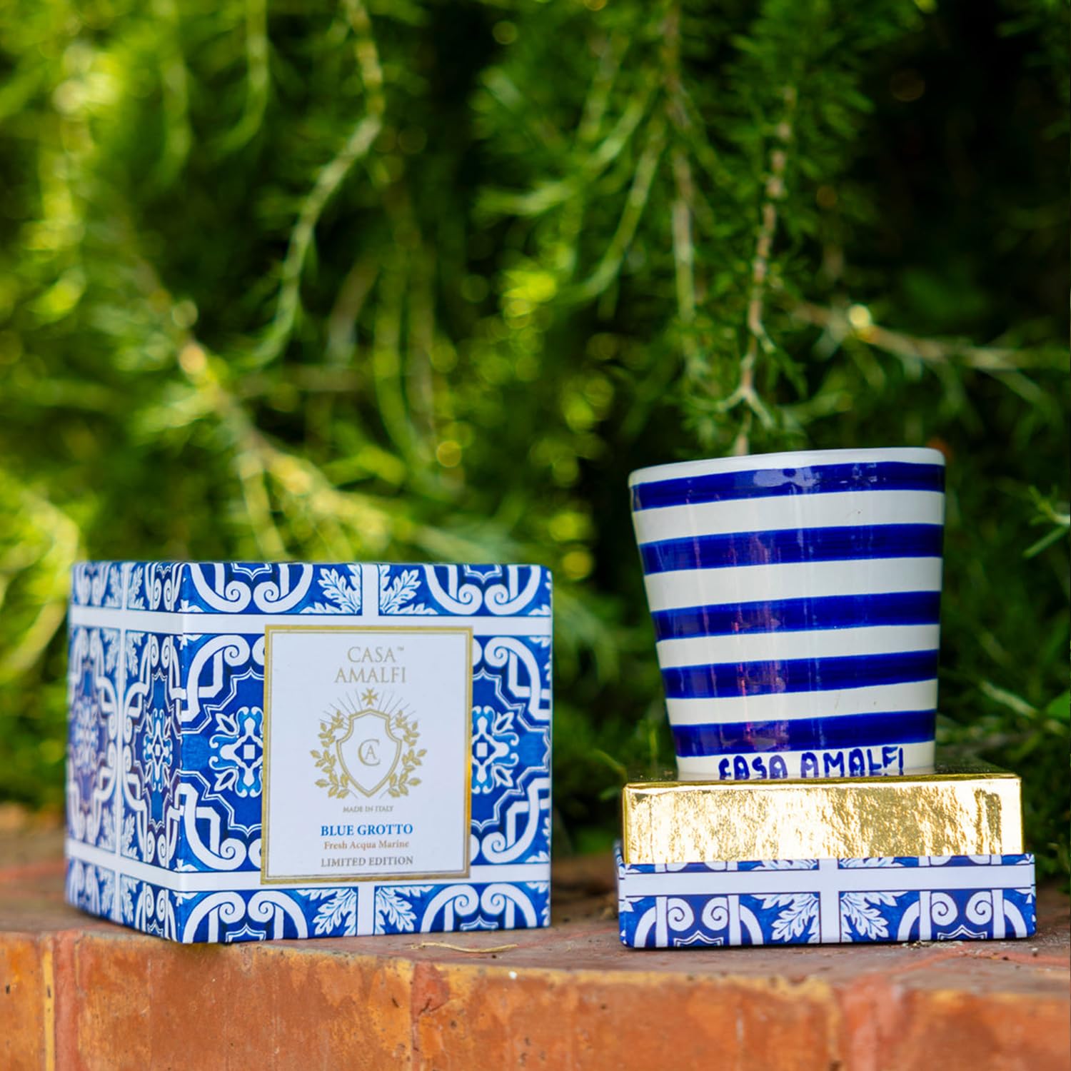 Casa Amalfi - Duftkerze aus Keramik Blue Grotto - Handbemalt - Made in Italy - 40-50 Brennstunden