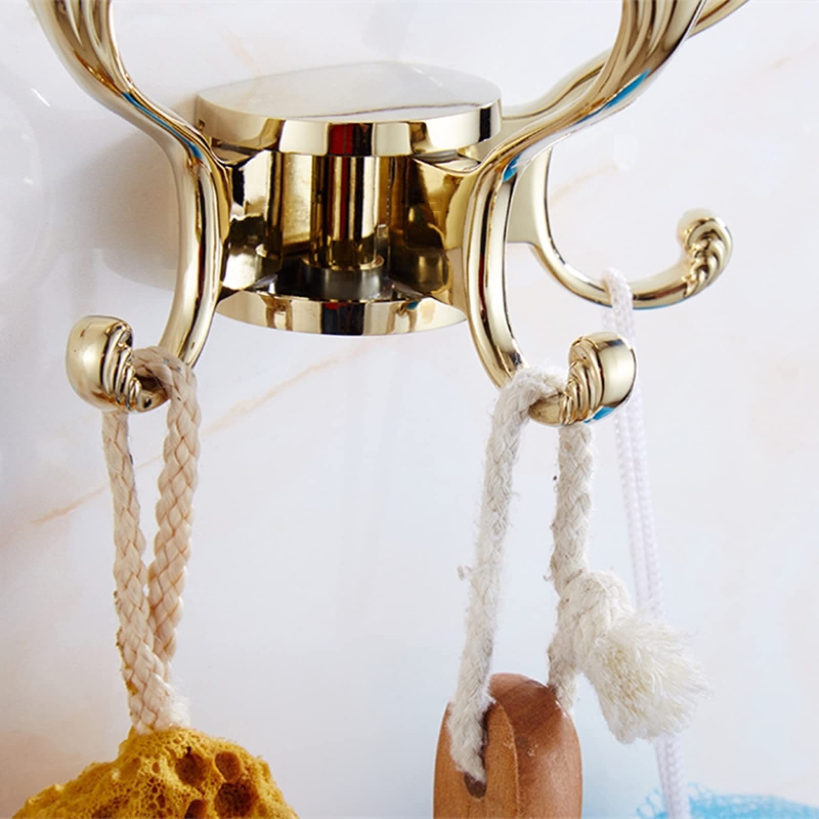 1 PC Crochets de robe Europe Rotation Trois crochets Or Mur Porte-v¨ºtements Tissu Crochet Crochets muraux Pour Accessoires de salle de bain Cl¨¦s Cha?nes utiles, Or