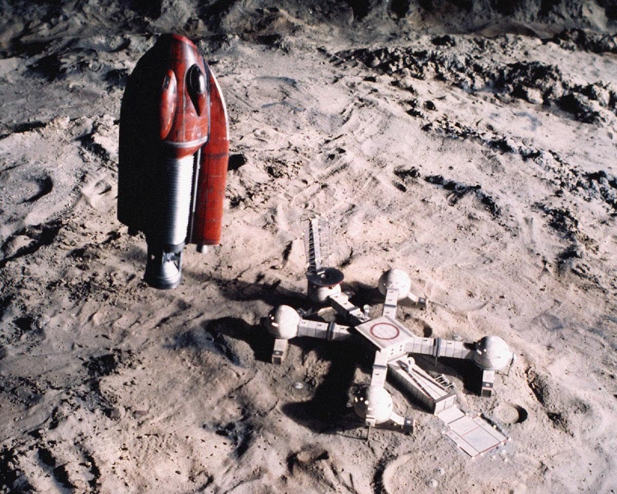 UFO (TV) Scene 10x8 Photo