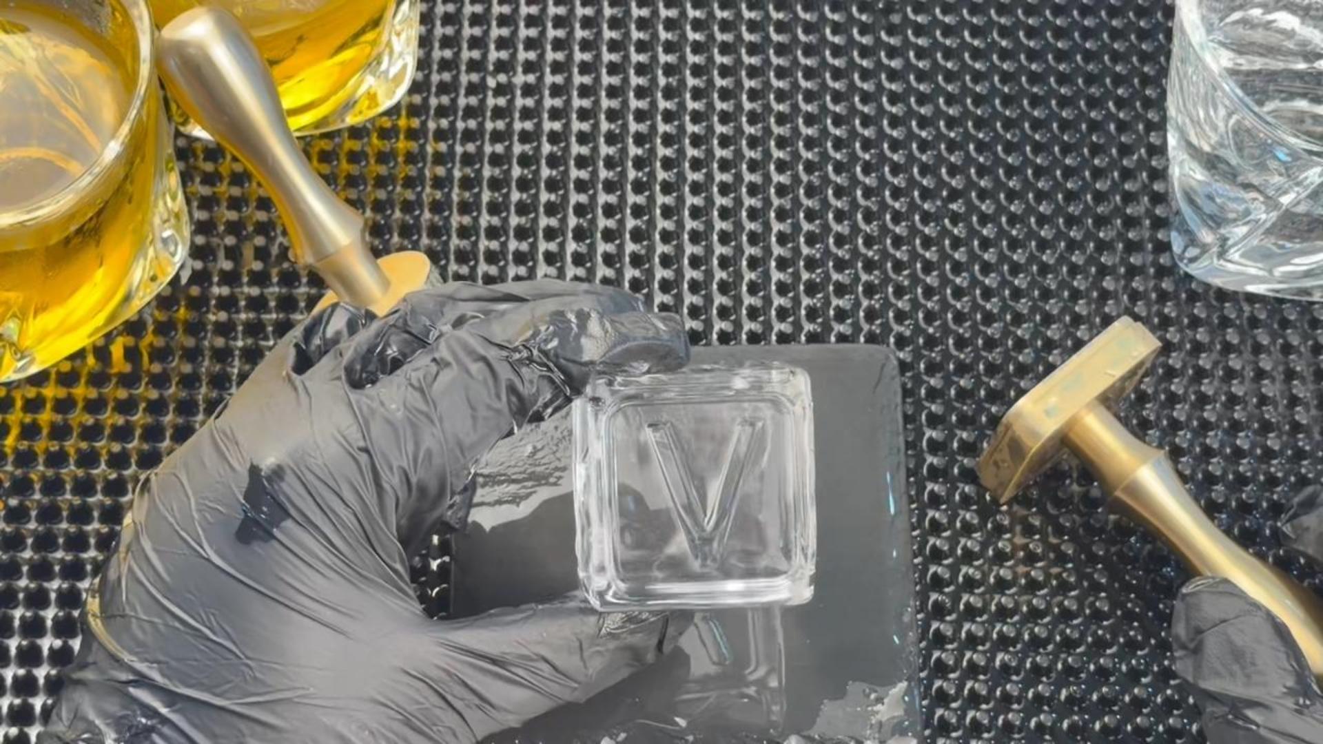 Sello personalizado para cubos de hielo con mango miniatura 7