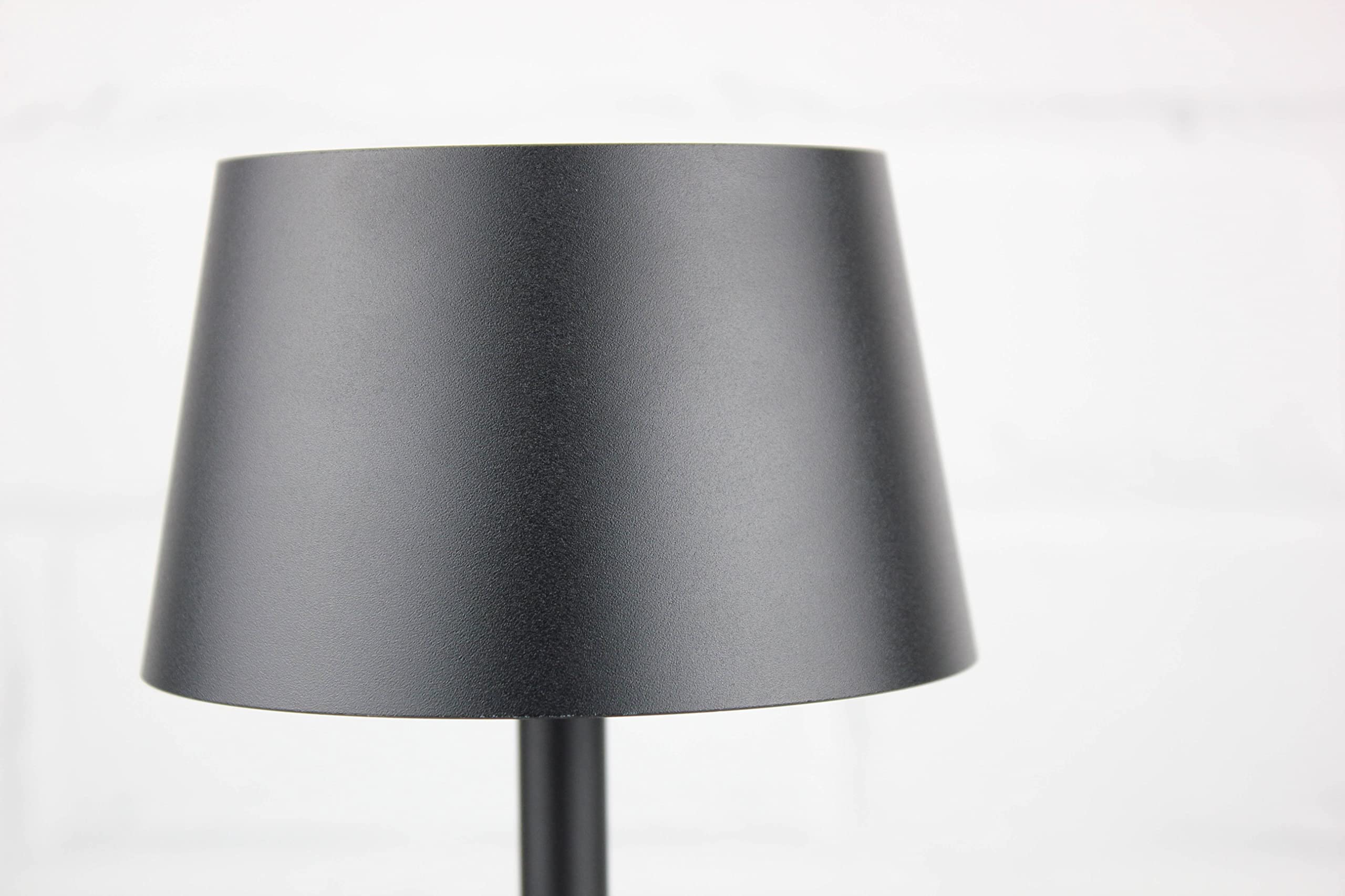 Soul & Saints PREMIUM Tischlampe schwarz matt LED warmweiß massiv Tischleuchte dimmbar touch extrem hell Lampe (schwarz matt)