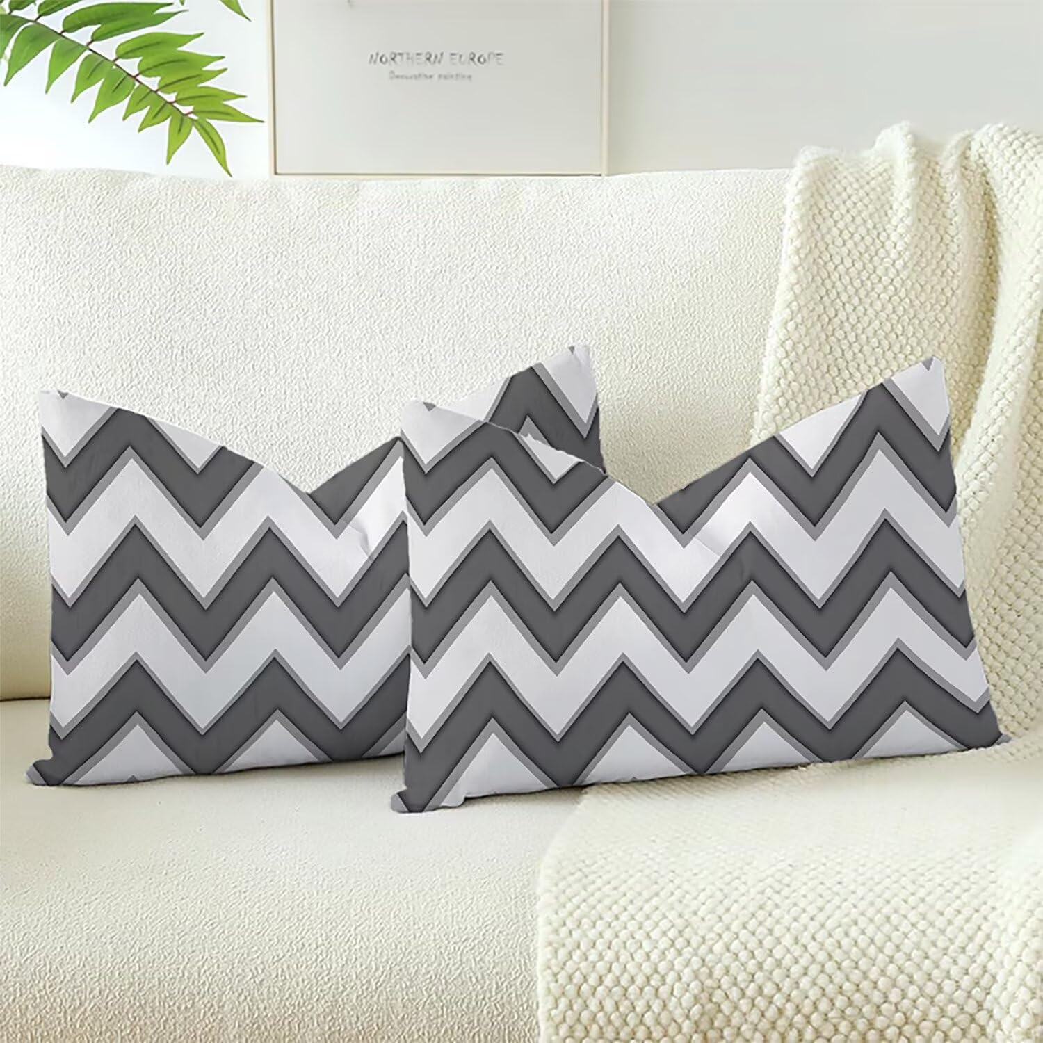 Coussin decoratif canape 70x50cm en velours doux gris pour un salon chaleureux