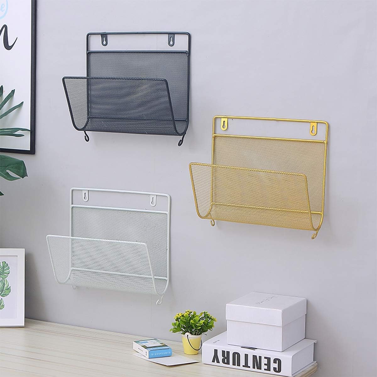 Metal Wall Magazine Rack with 2 Hooks