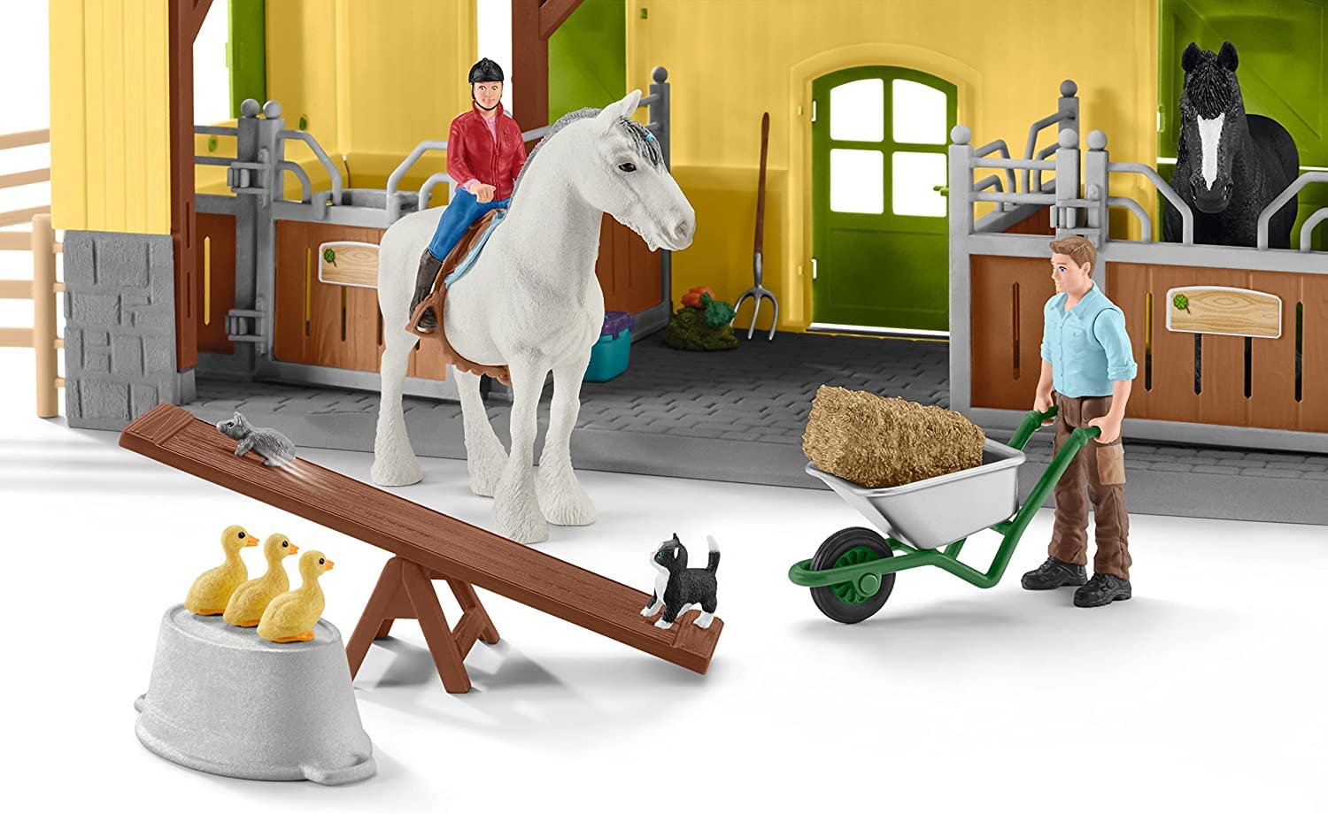 Schleich 42485 Pferdestall, für Kinder ab 3+ Jahren, Farm World - Spielset